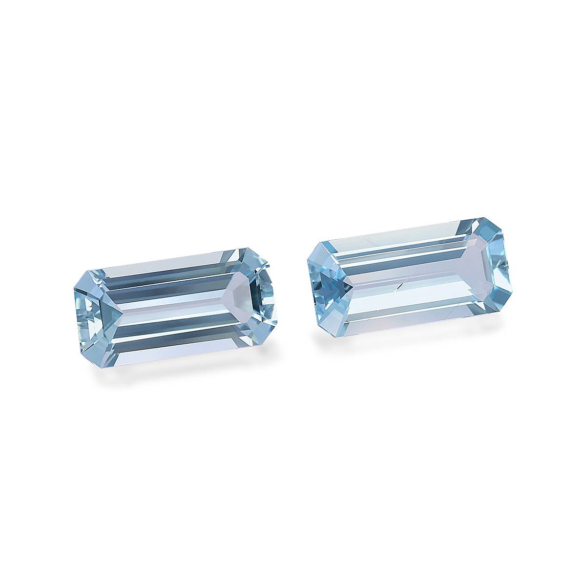 sky blue aquamarine, 3.99ct rectangular cut — view 3