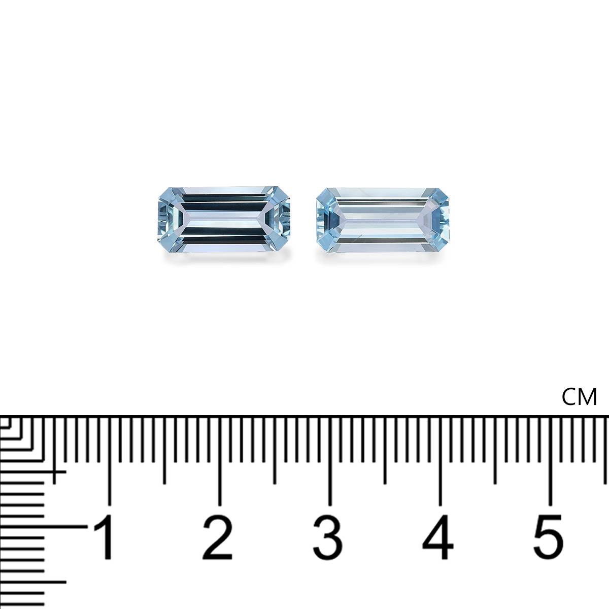 sky blue aquamarine, 3.99ct rectangular cut — view 4