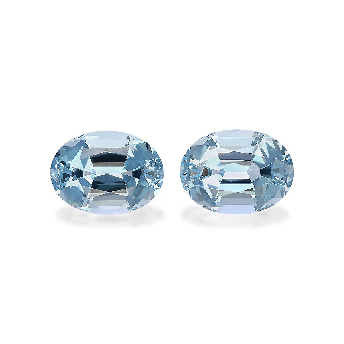 baby blue aquamarine, 4.06ct oval cut — main view