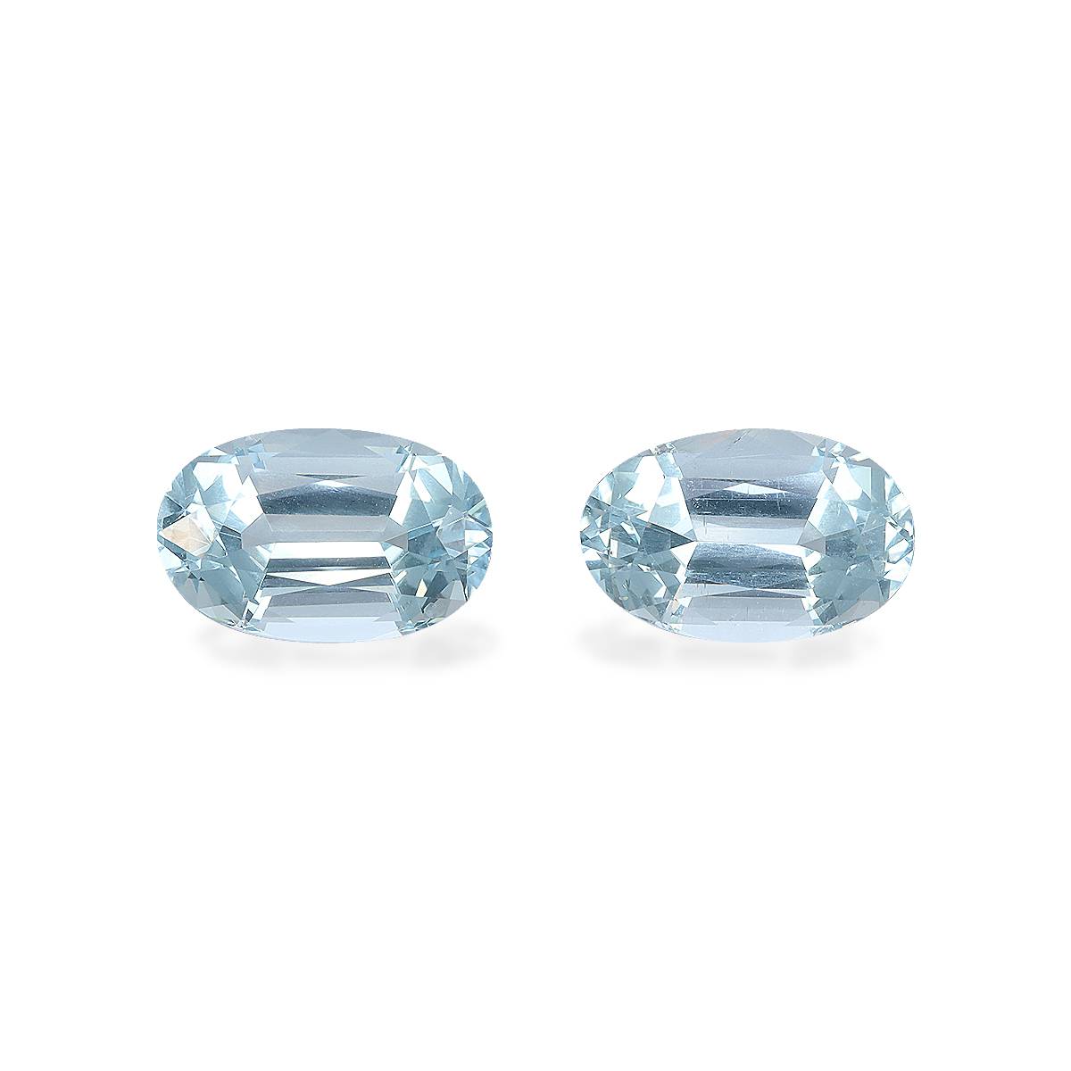sky blue aquamarine, 4.92ct oval cut — main view