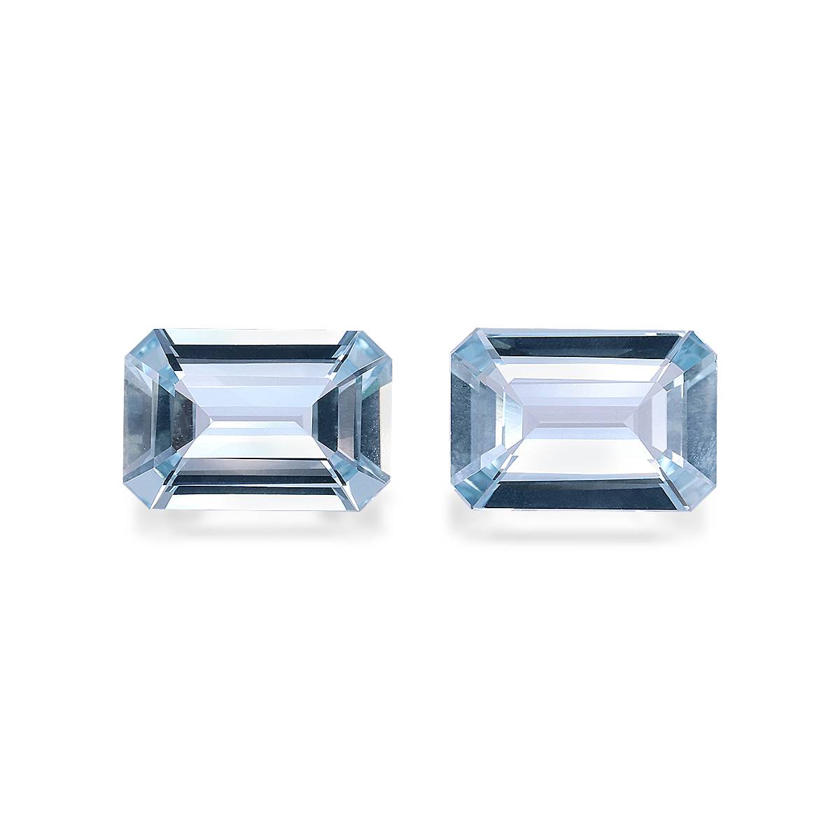 sky blue aquamarine, 7.42ct rectangular cut — main view