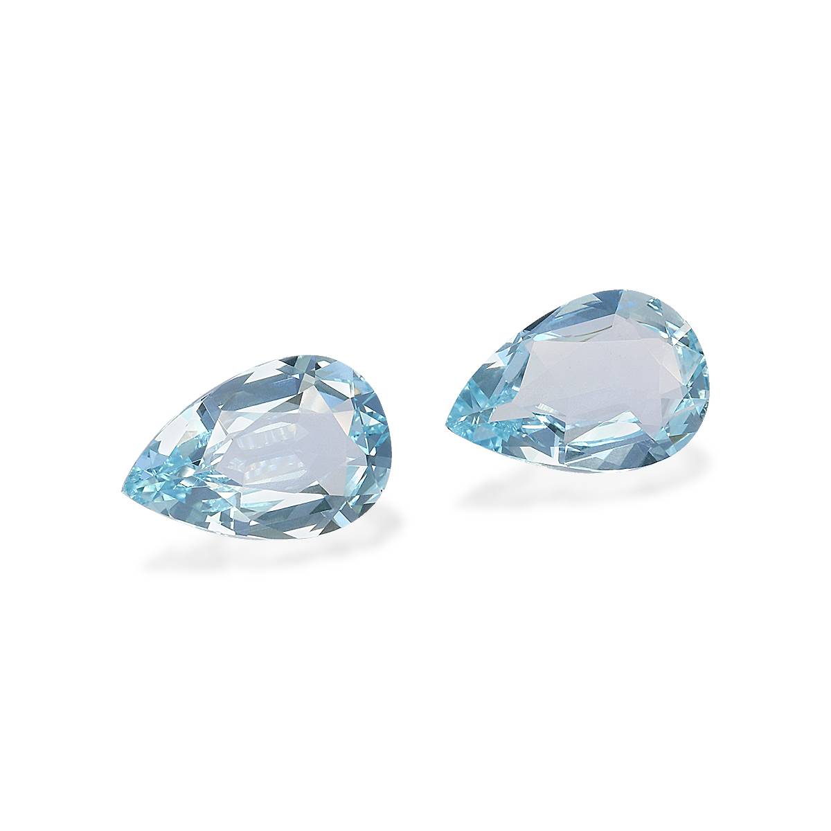 sky blue aquamarine, 4.19ct pear cut — view 3