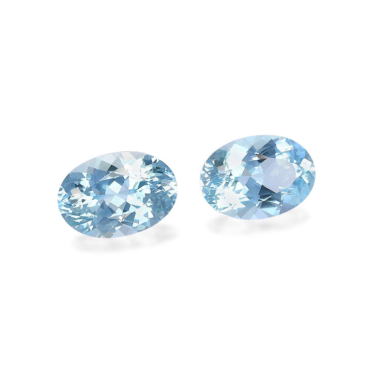 baby blue aquamarine, 3.96ct oval cut — view 3