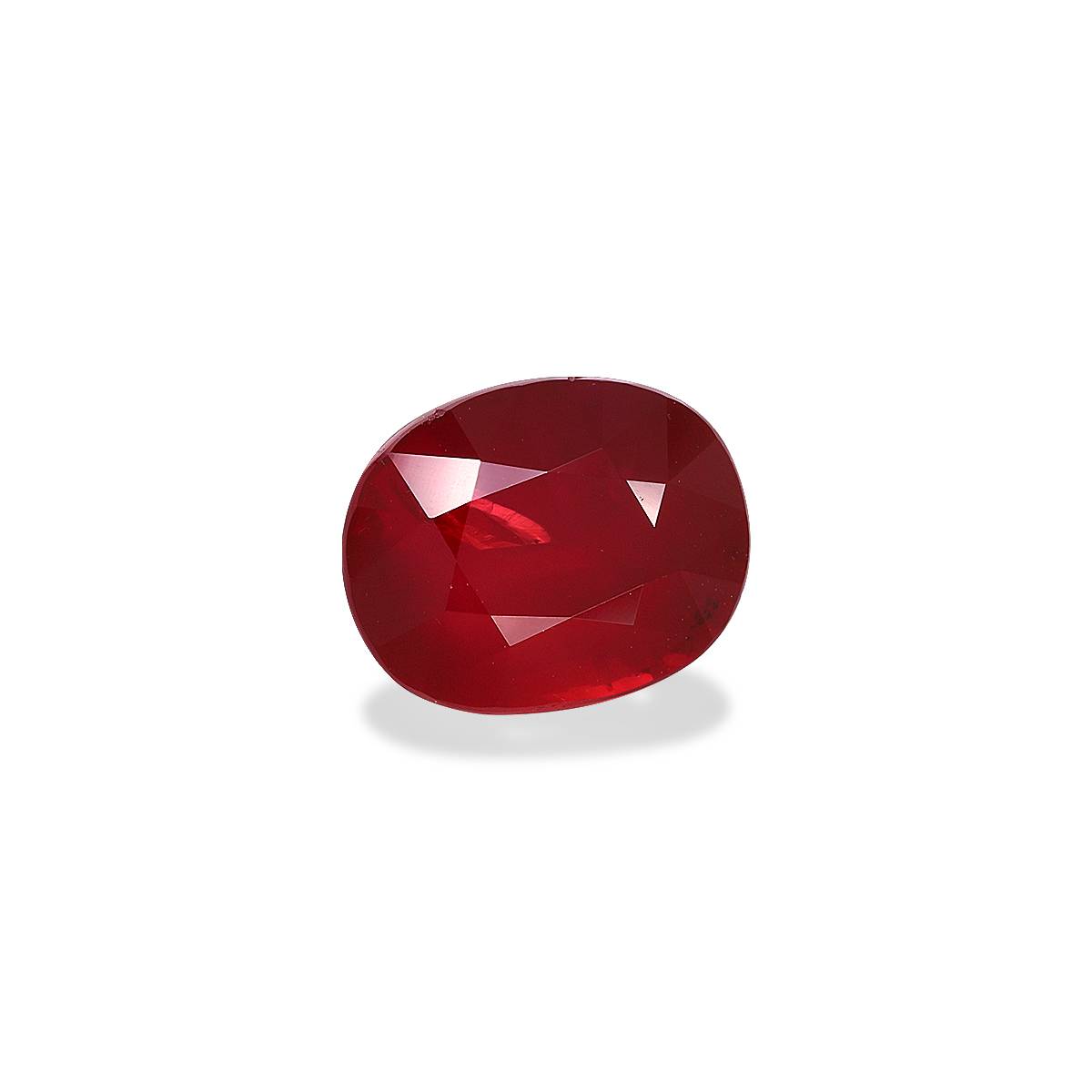 red mozambique ruby, 3.02ct oval cut — view 3