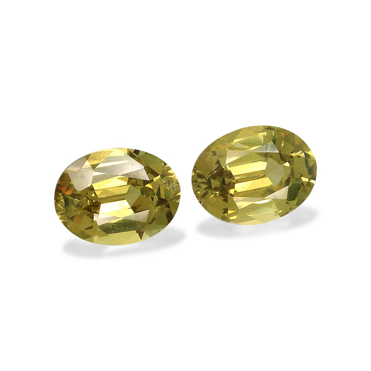golden yellow chrysoberyl, 3.14ct oval cut — view 3