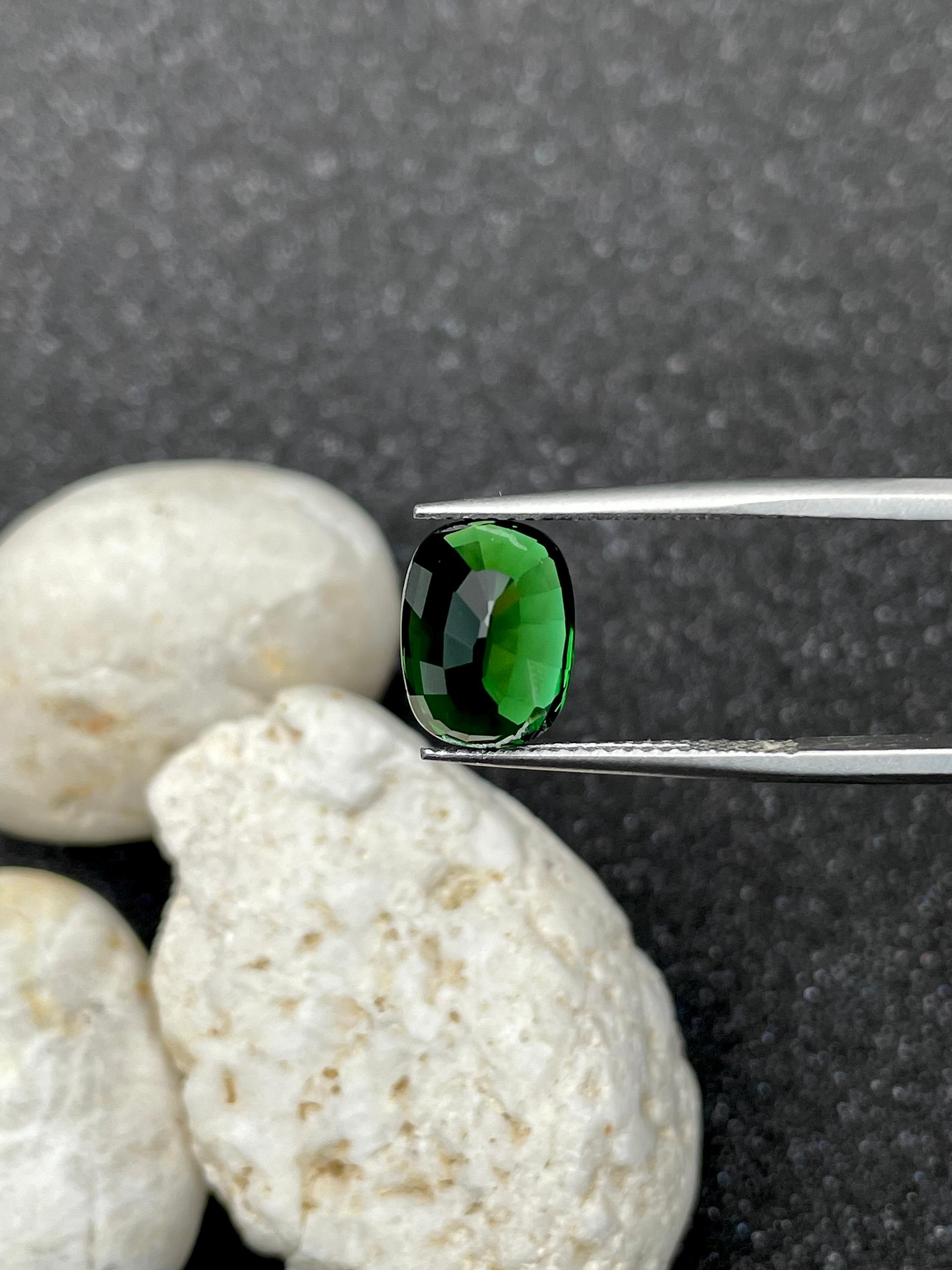 basil green chrome tourmaline, 4.47ct cushion cut — view 6