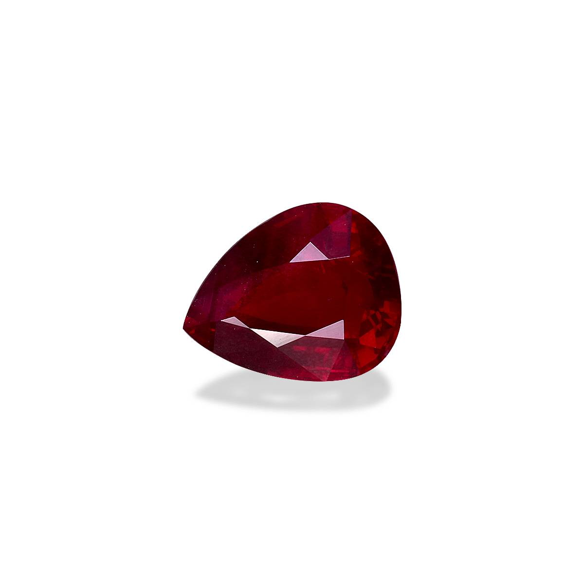 red mozambique ruby, 3.41ct pear cut — view 3