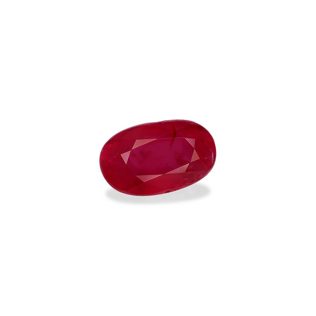 red mozambique ruby, 3.03ct oval cut — view 3