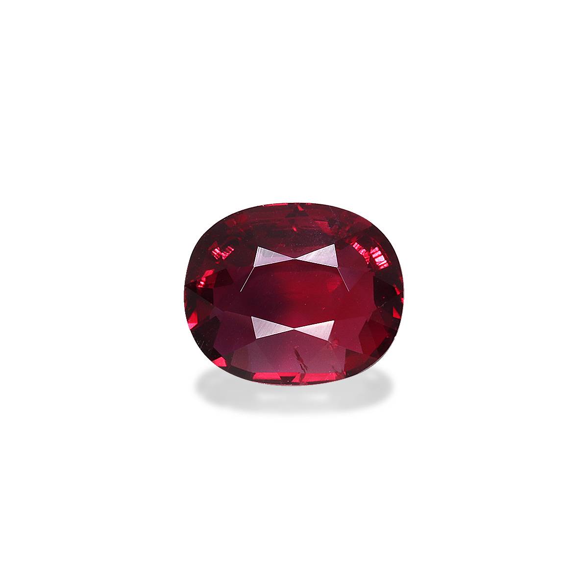 Pigeons Blood red mozambique ruby, 3.11ct oval cut — main view