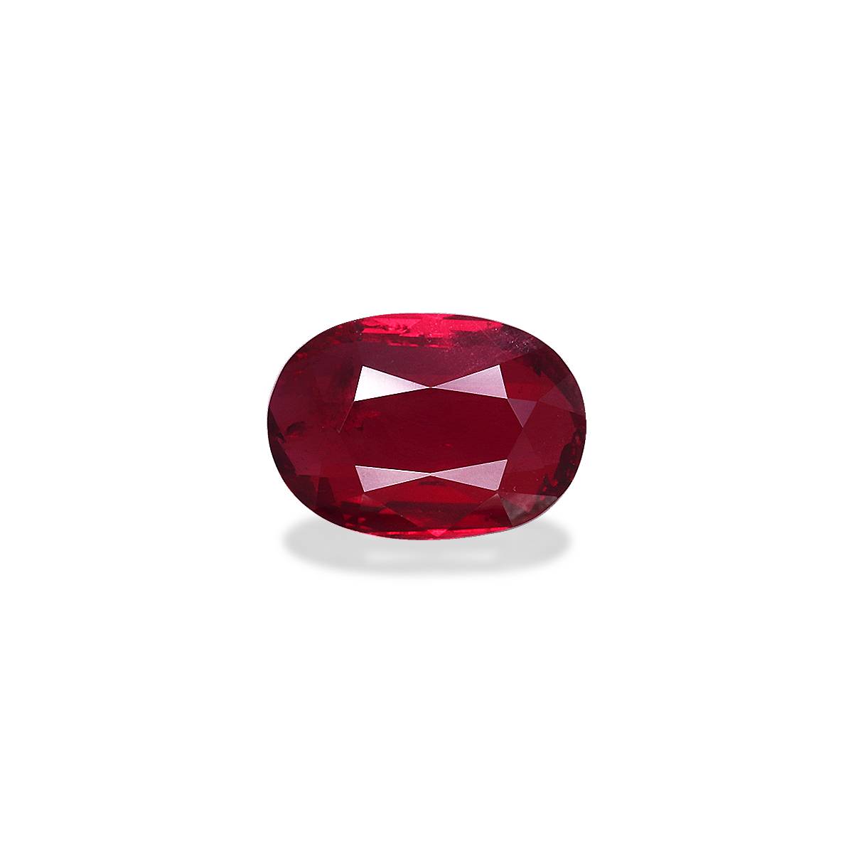 Pigeons Blood red mozambique ruby, 3.04ct oval cut — main view