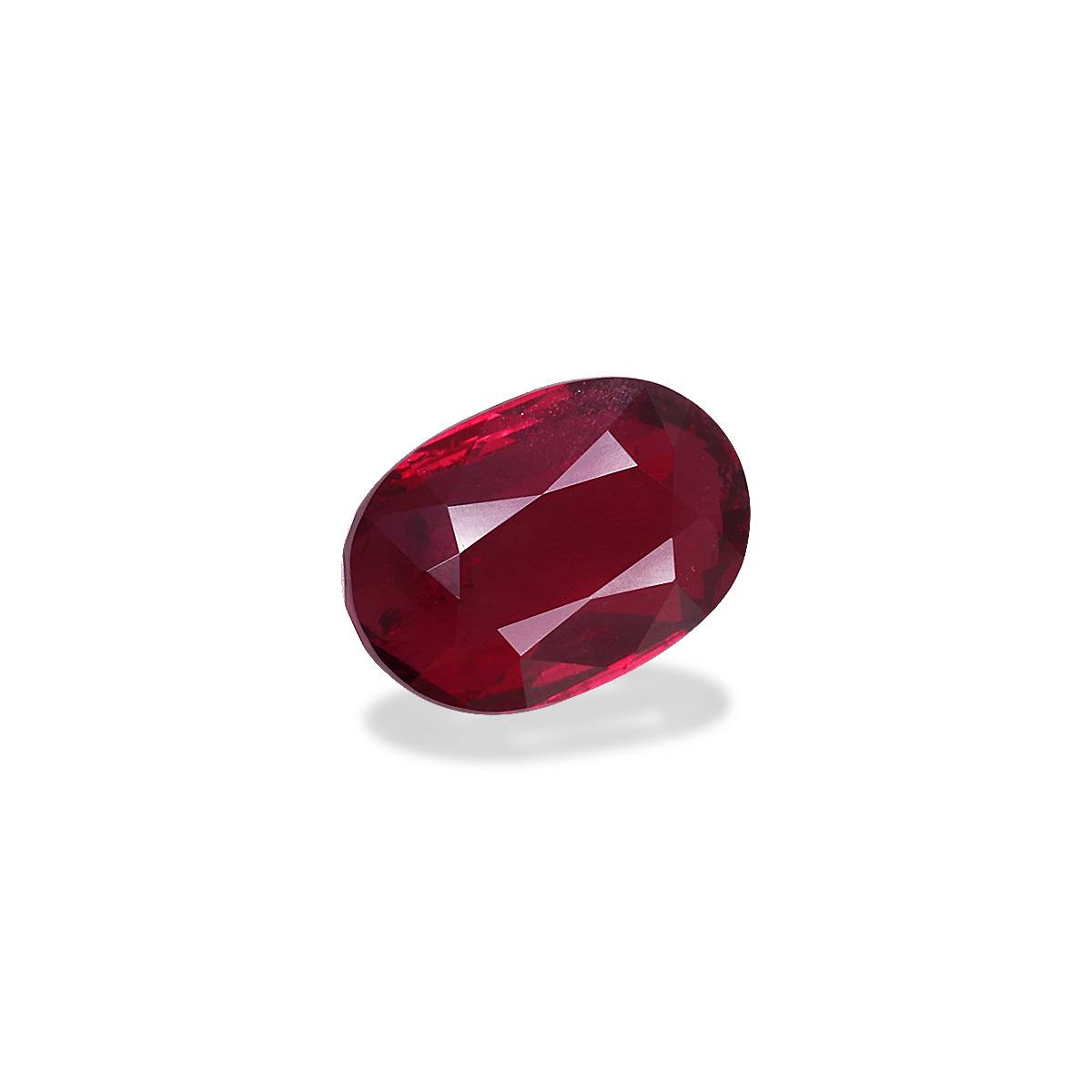 Pigeons Blood red mozambique ruby, 3.04ct oval cut — view 3