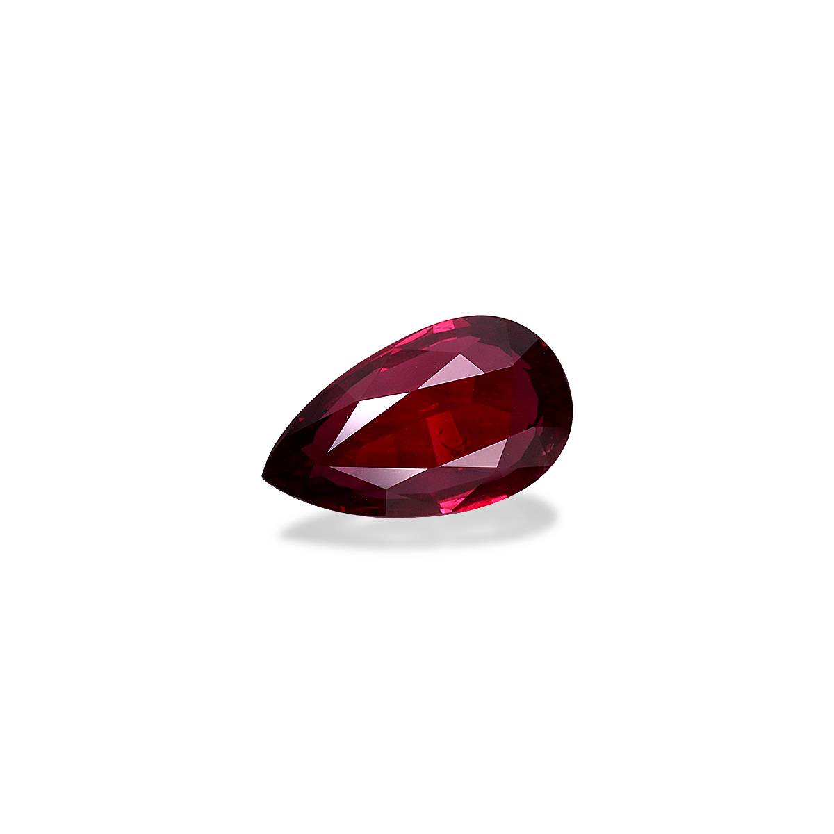 red mozambique ruby, 3.16ct pear cut — view 3
