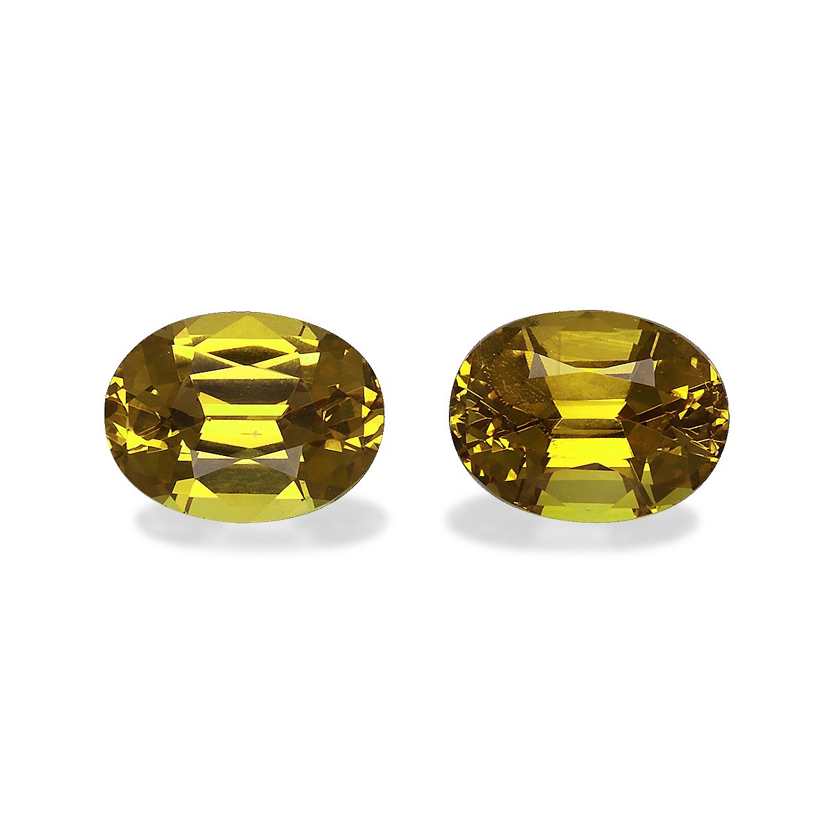 lime green grossular garnet, 3.53ct oval cut — main view