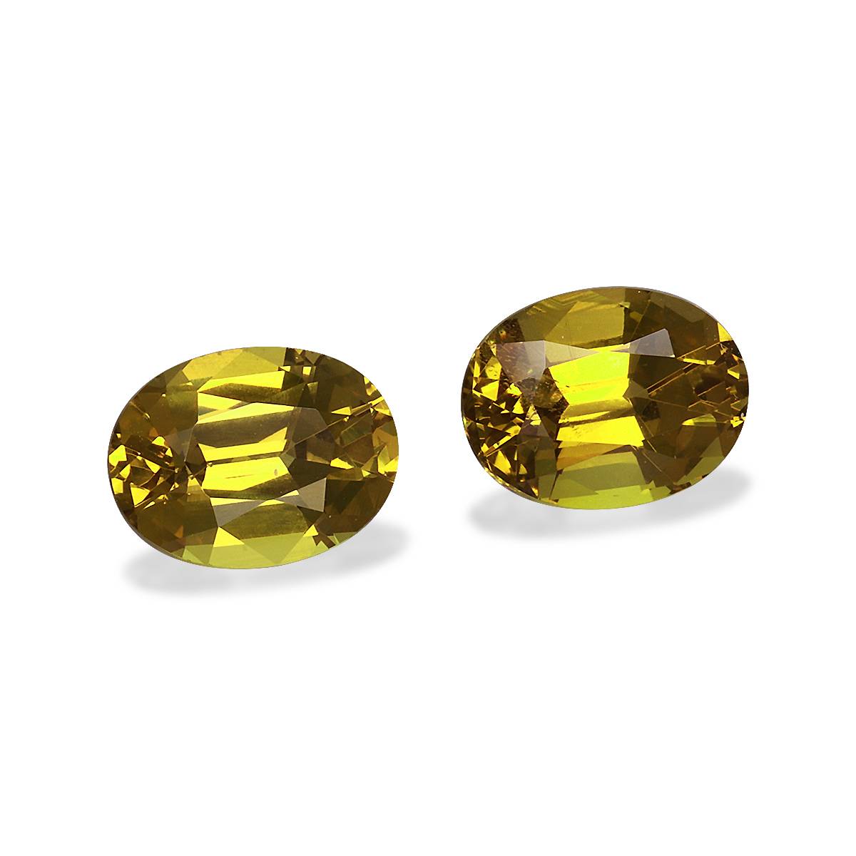 lime green grossular garnet, 3.53ct oval cut — view 3