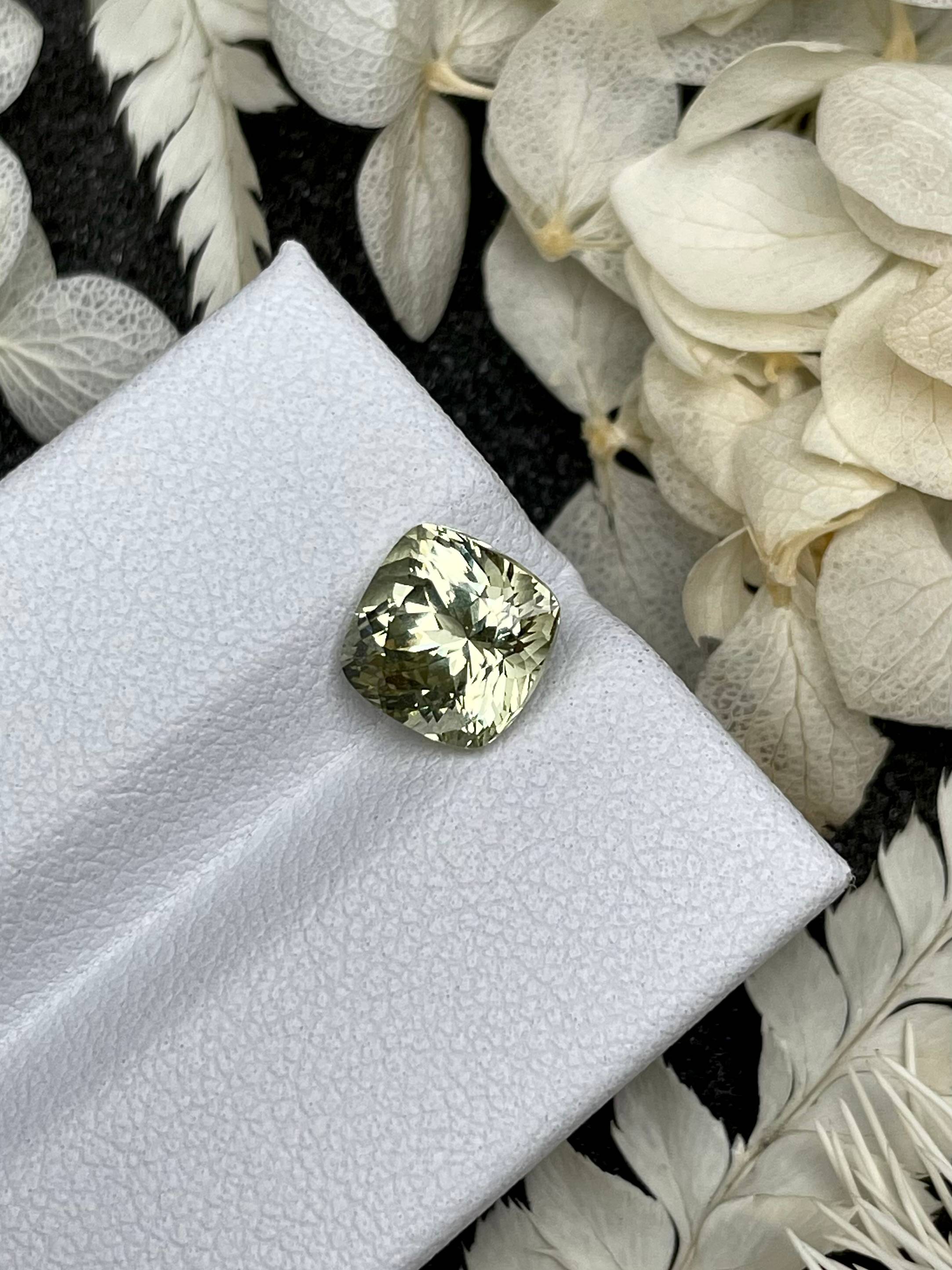 daffodil yellow grossular garnet, 2.65ct cushion cut — view 5