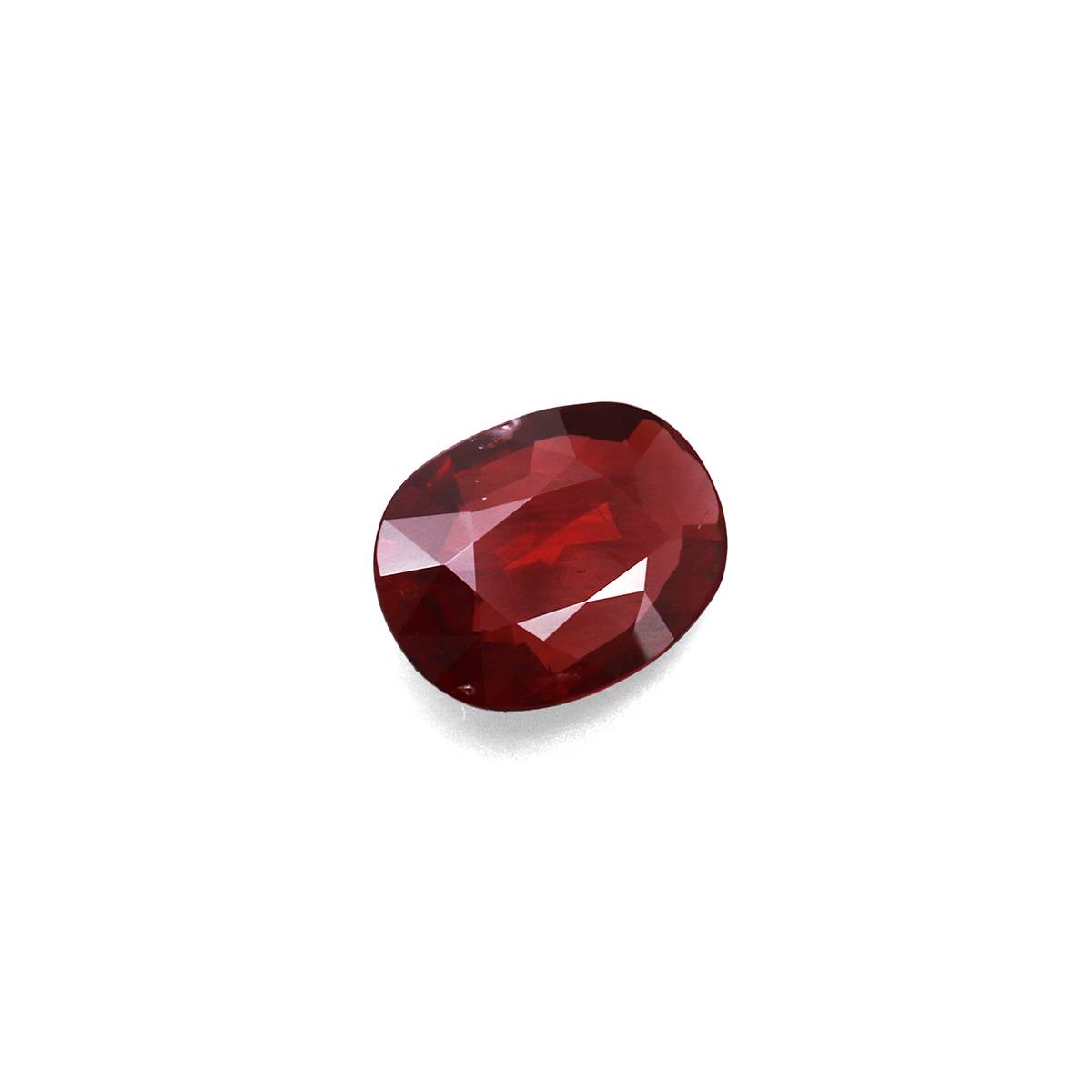 red mozambique ruby, 3.02ct oval cut — view 3