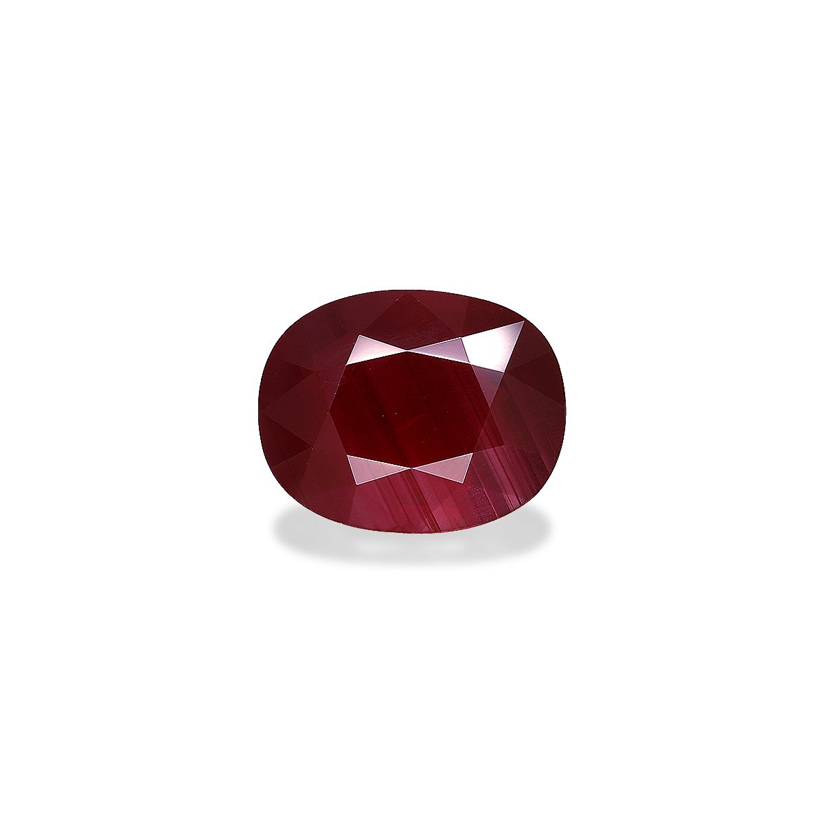 Pigeons Blood red mozambique ruby, 7.07ct oval cut — main view