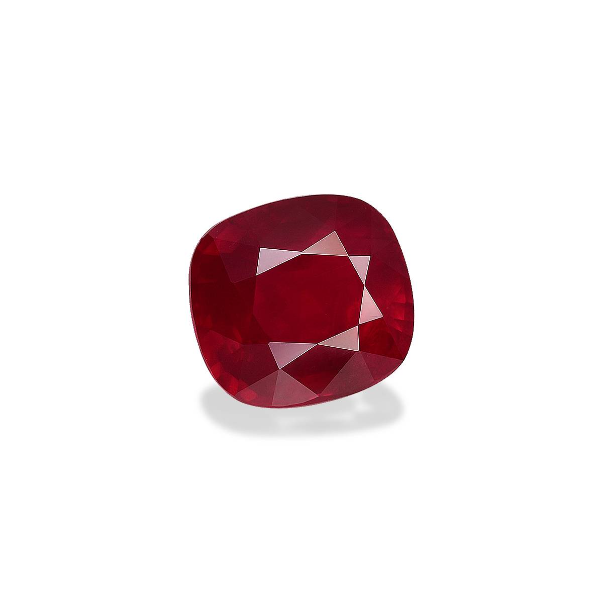 red mozambique ruby, 3.03ct cushion cut — view 3