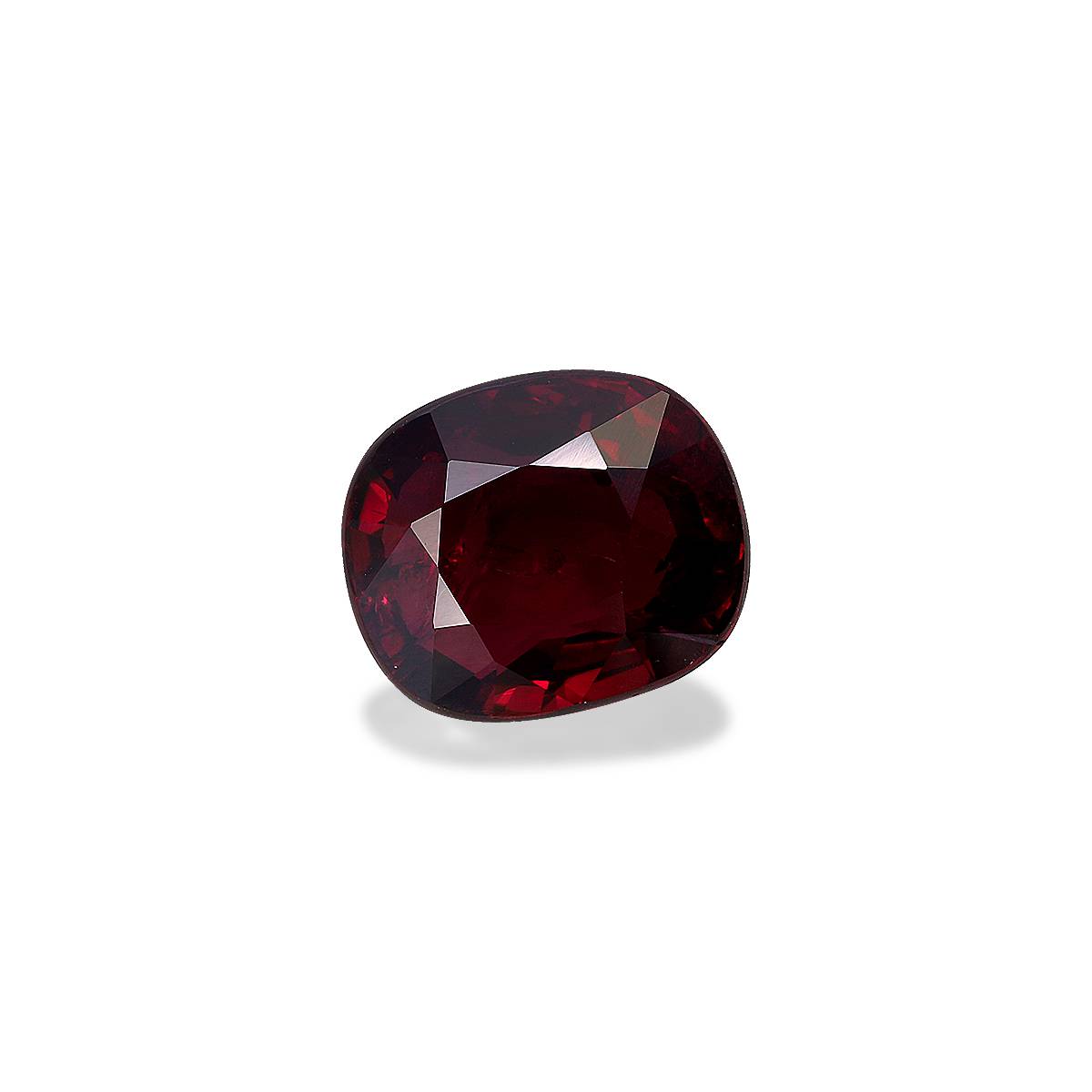 red mozambique ruby, 5.04ct cushion cut — view 3