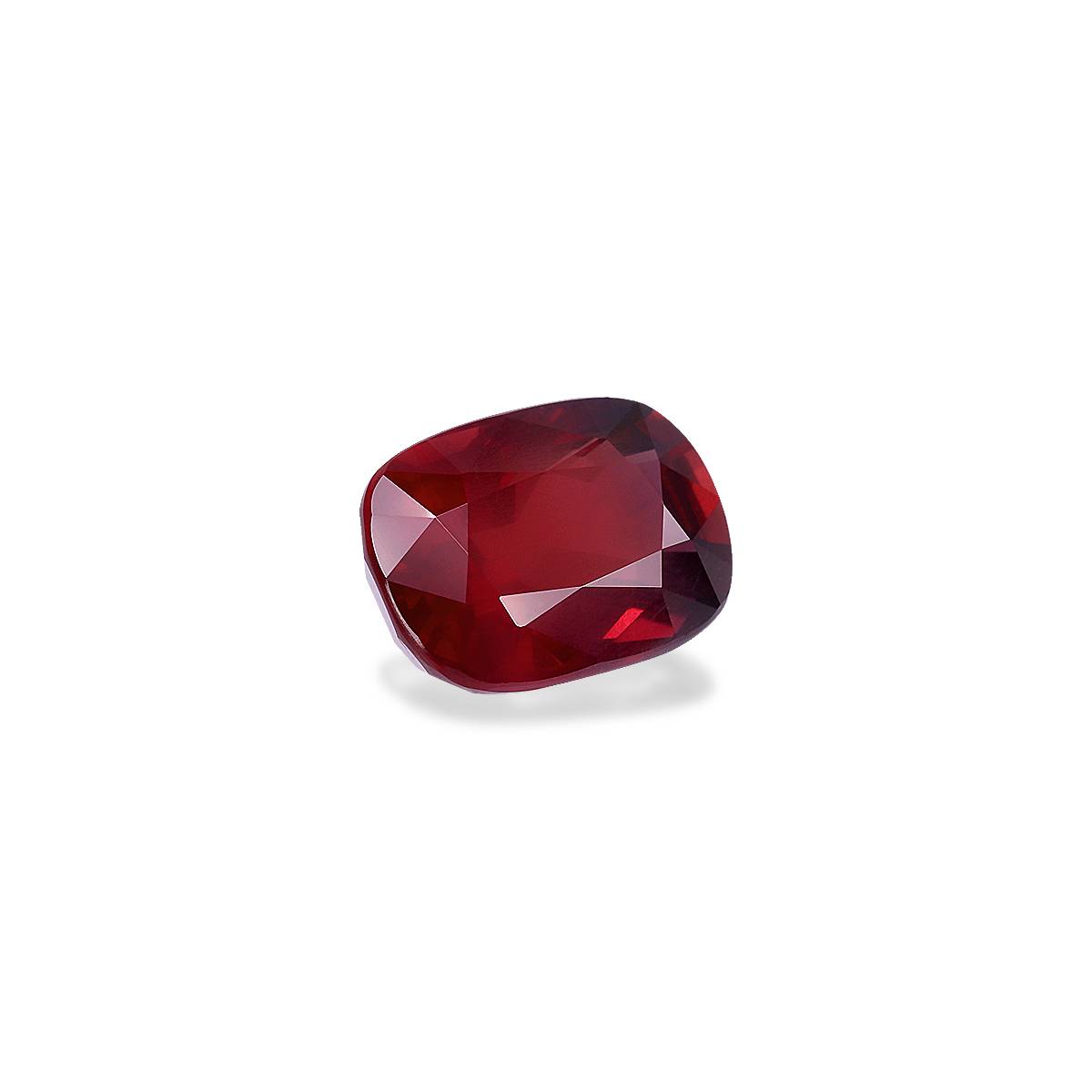 red mozambique ruby, 5.06ct cushion cut — view 3