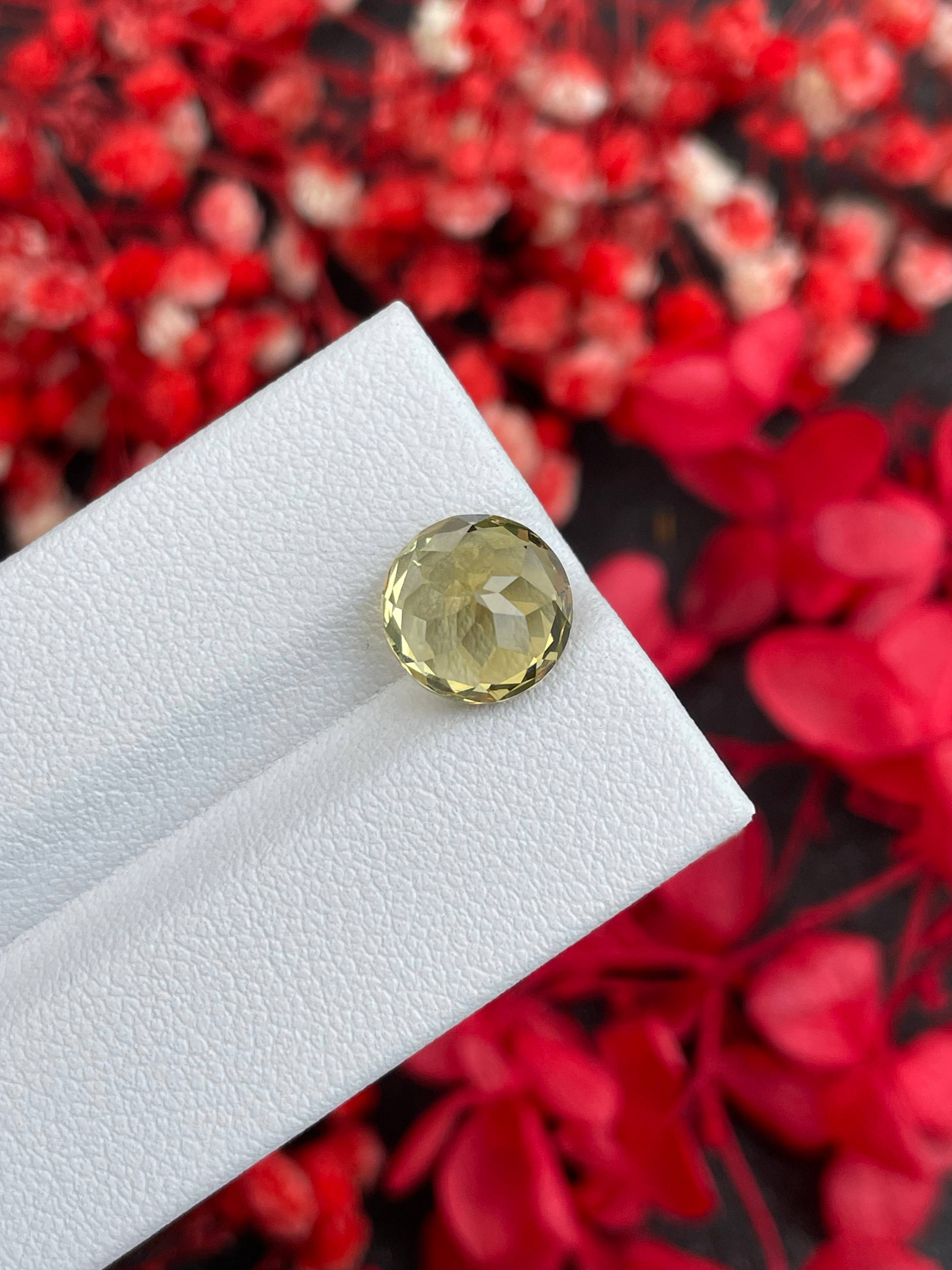 daffodil yellow grossular garnet, 4.74ct round cut — view 7