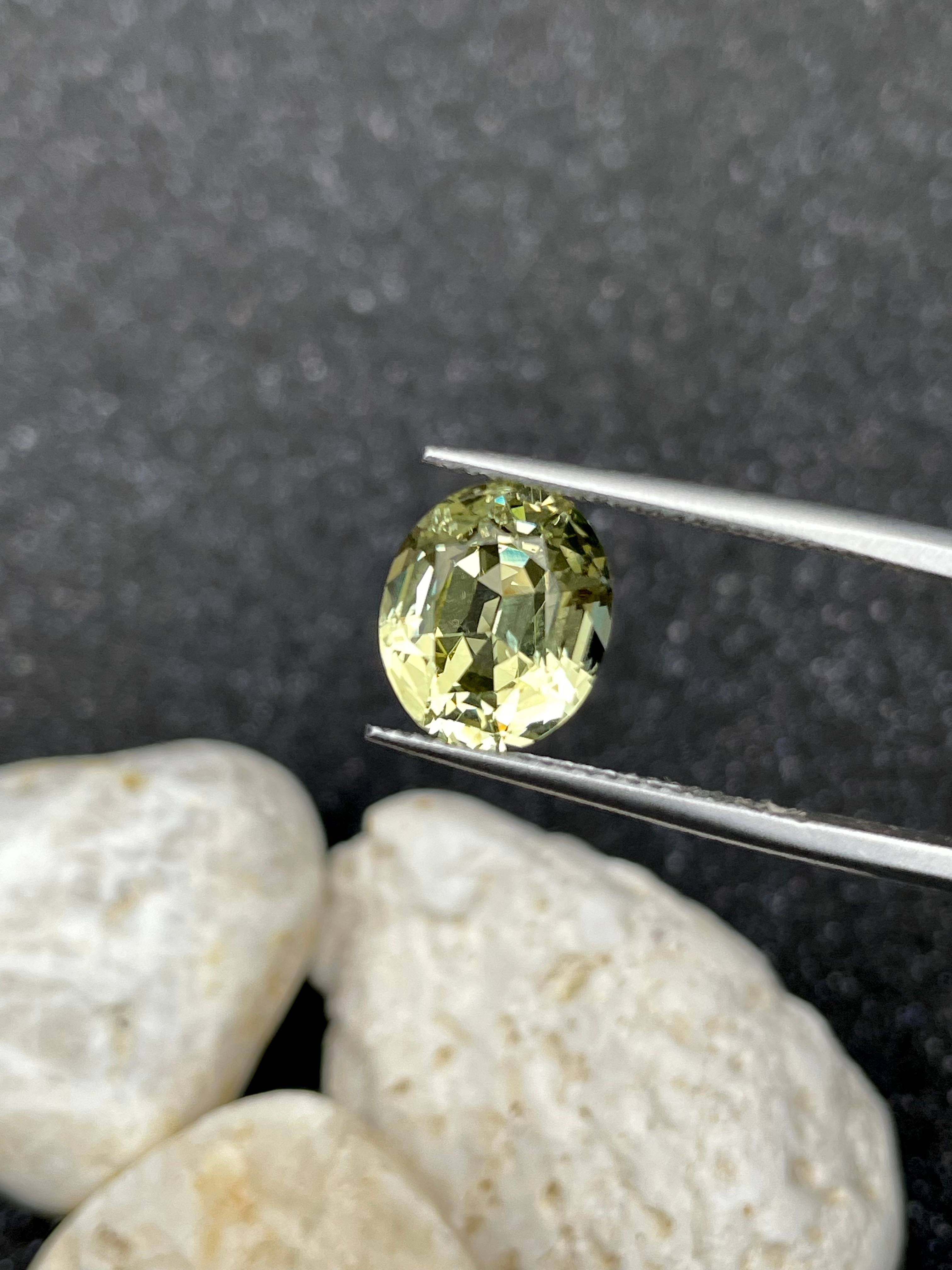 daffodil yellow grossular garnet, 4.6ct oval cut — view 5