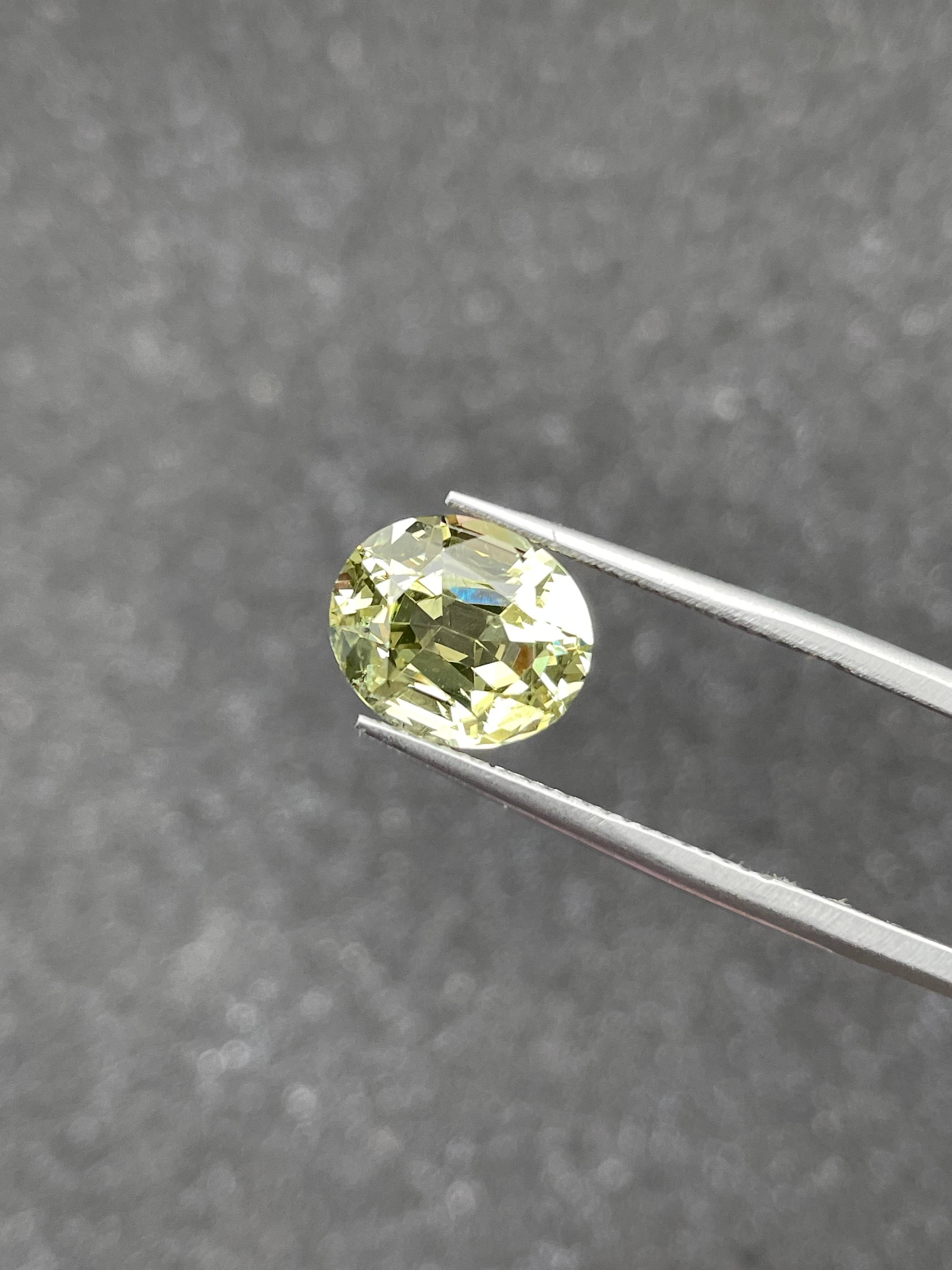 daffodil yellow grossular garnet, 4.6ct oval cut — view 8