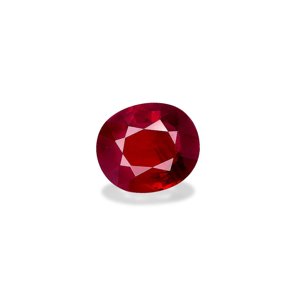 red mozambique ruby, 3.2ct oval cut — view 3