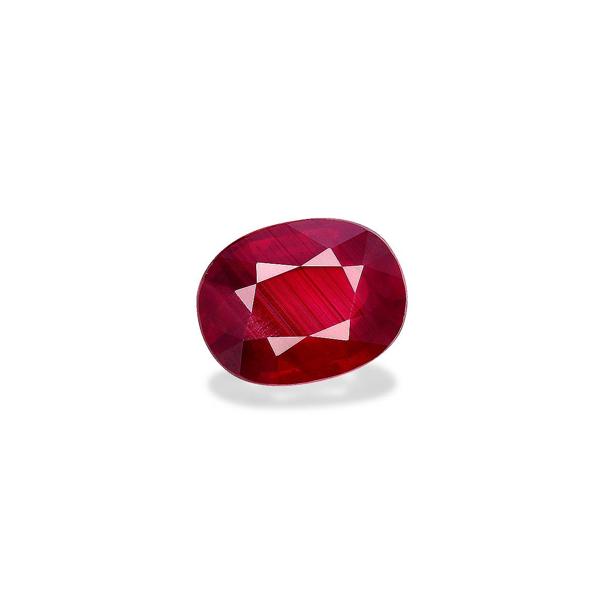 red mozambique ruby, 3.15ct oval cut — view 3