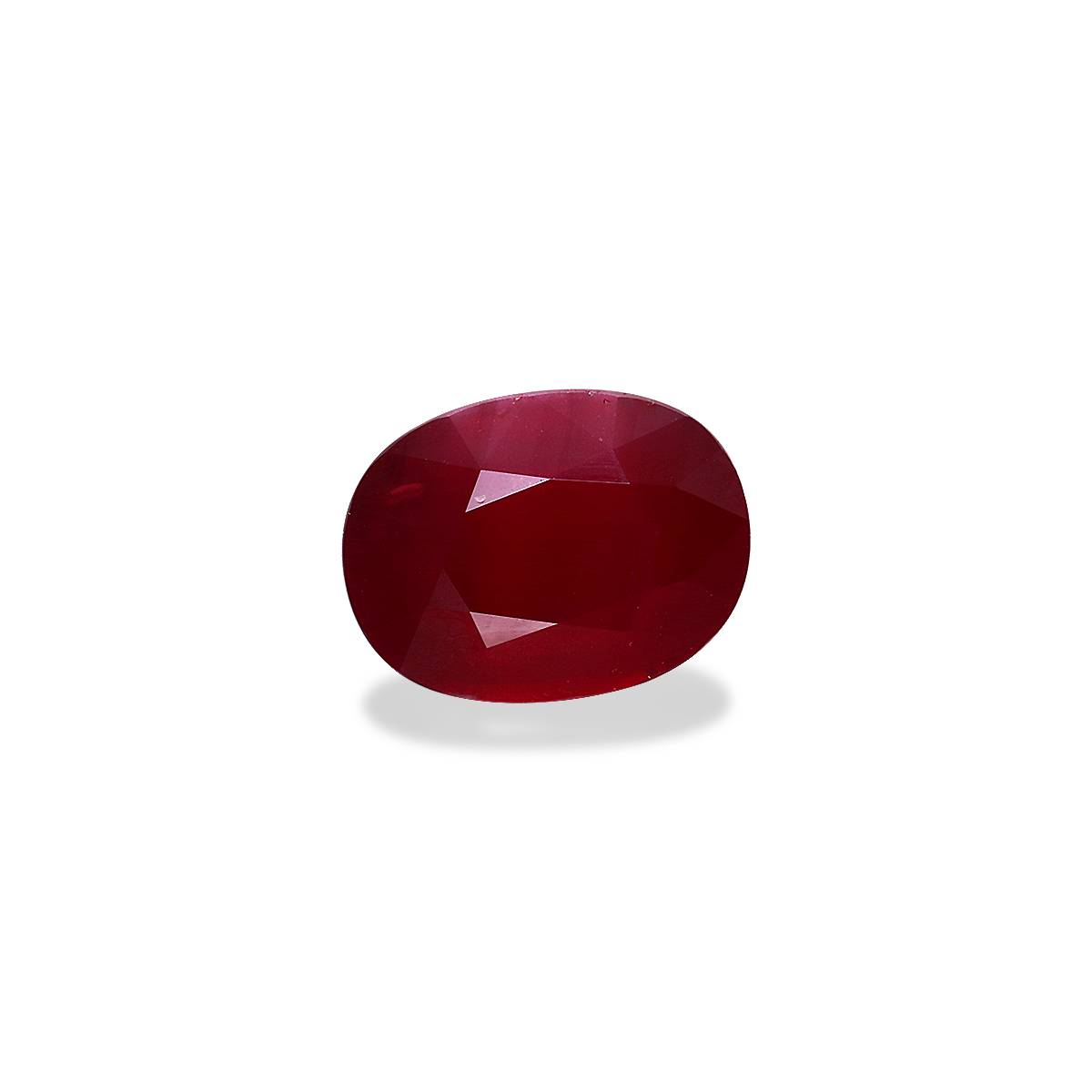 Pigeons Blood red mozambique ruby, 4.29ct oval cut — view 3