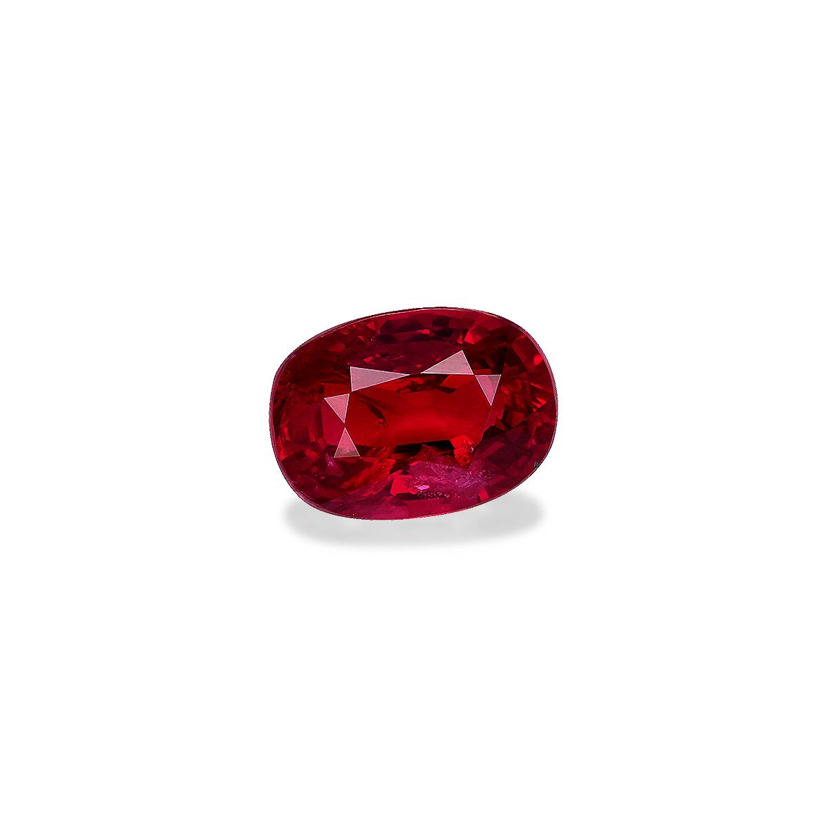 red mozambique ruby, 3.15ct oval cut — view 3