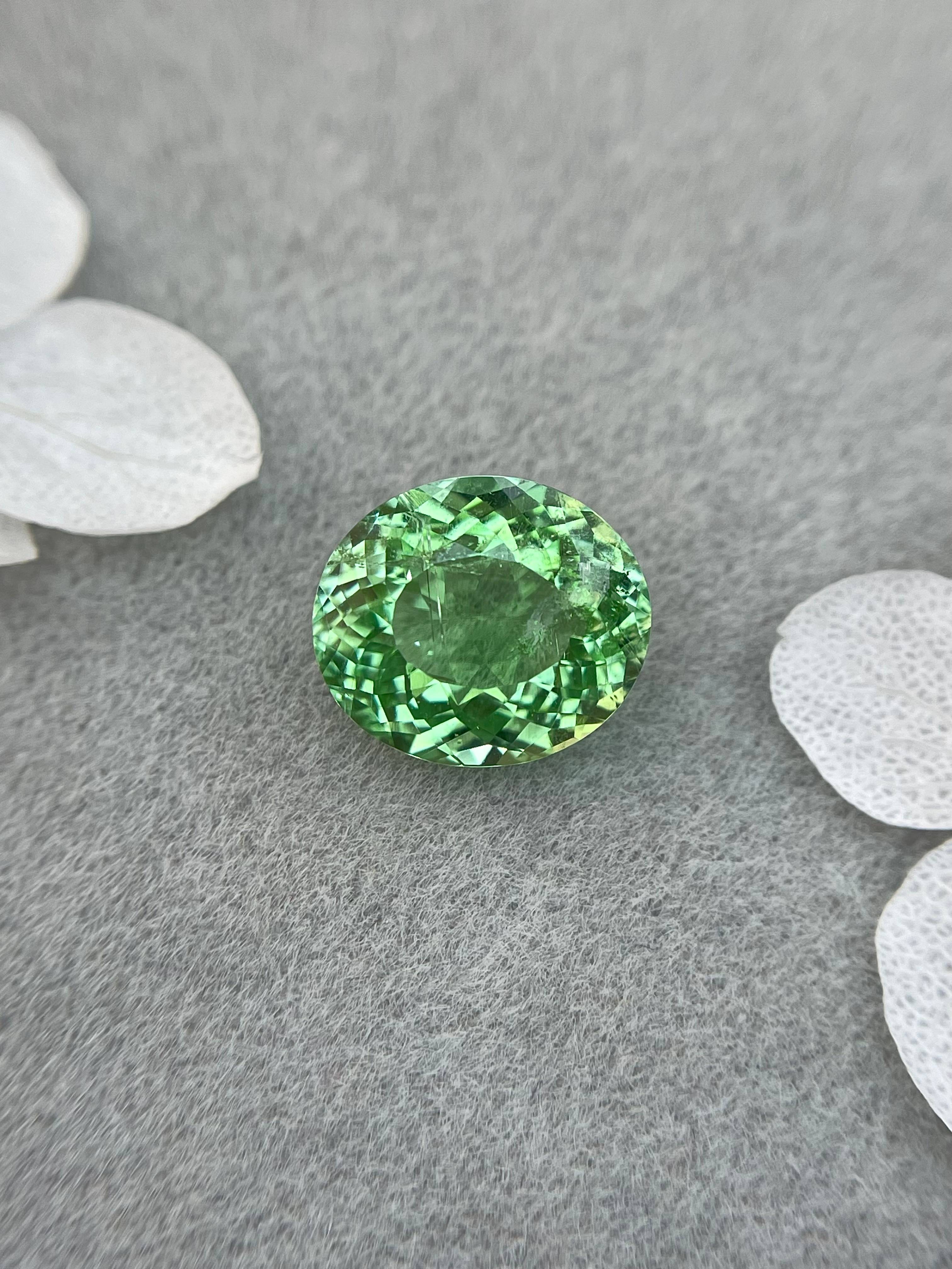 Neon green paraiba tourmaline, 3.8ct oval cut — view 5