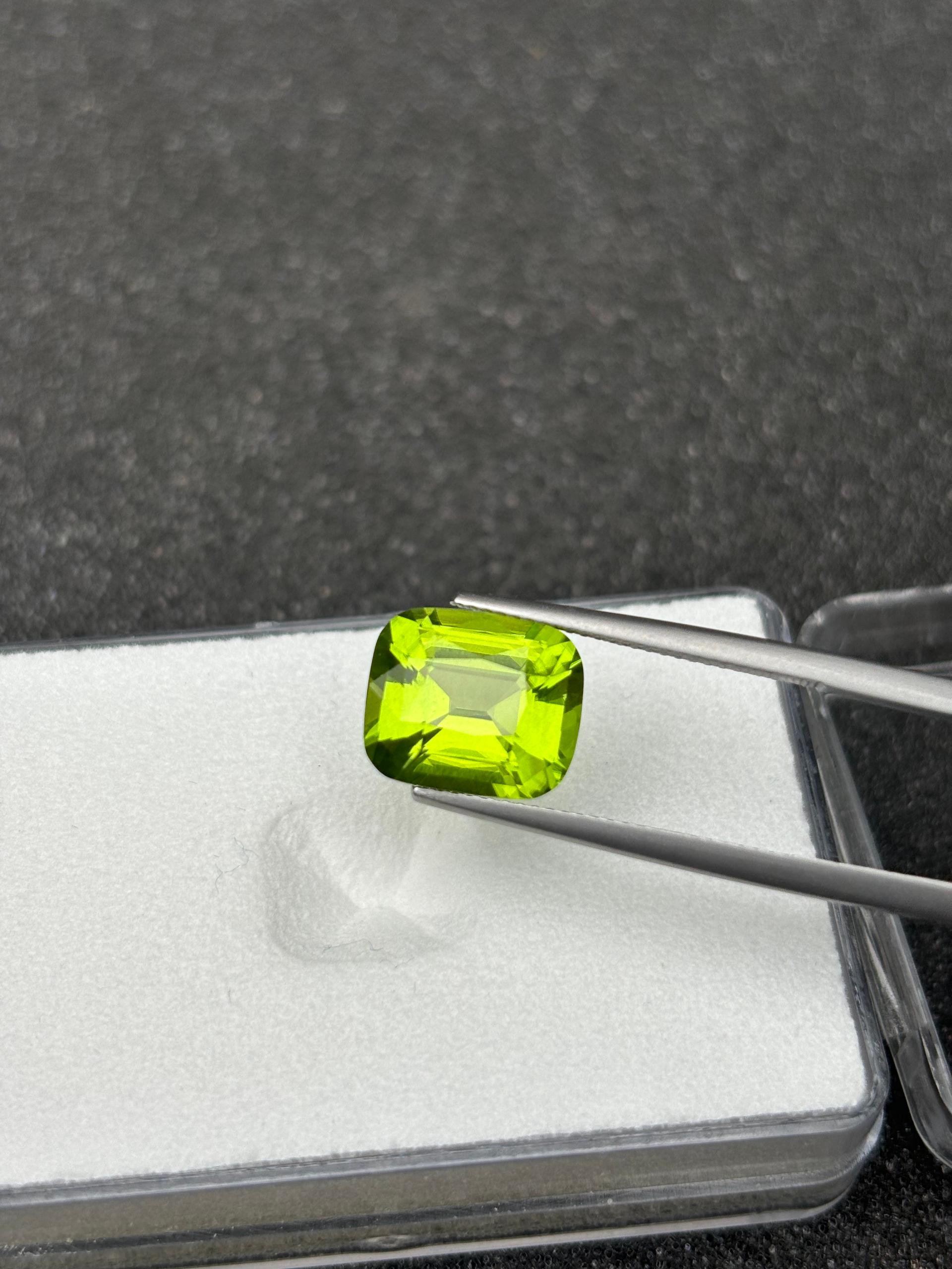 pistachio green peridot, 5.68ct cushion cut — view 6