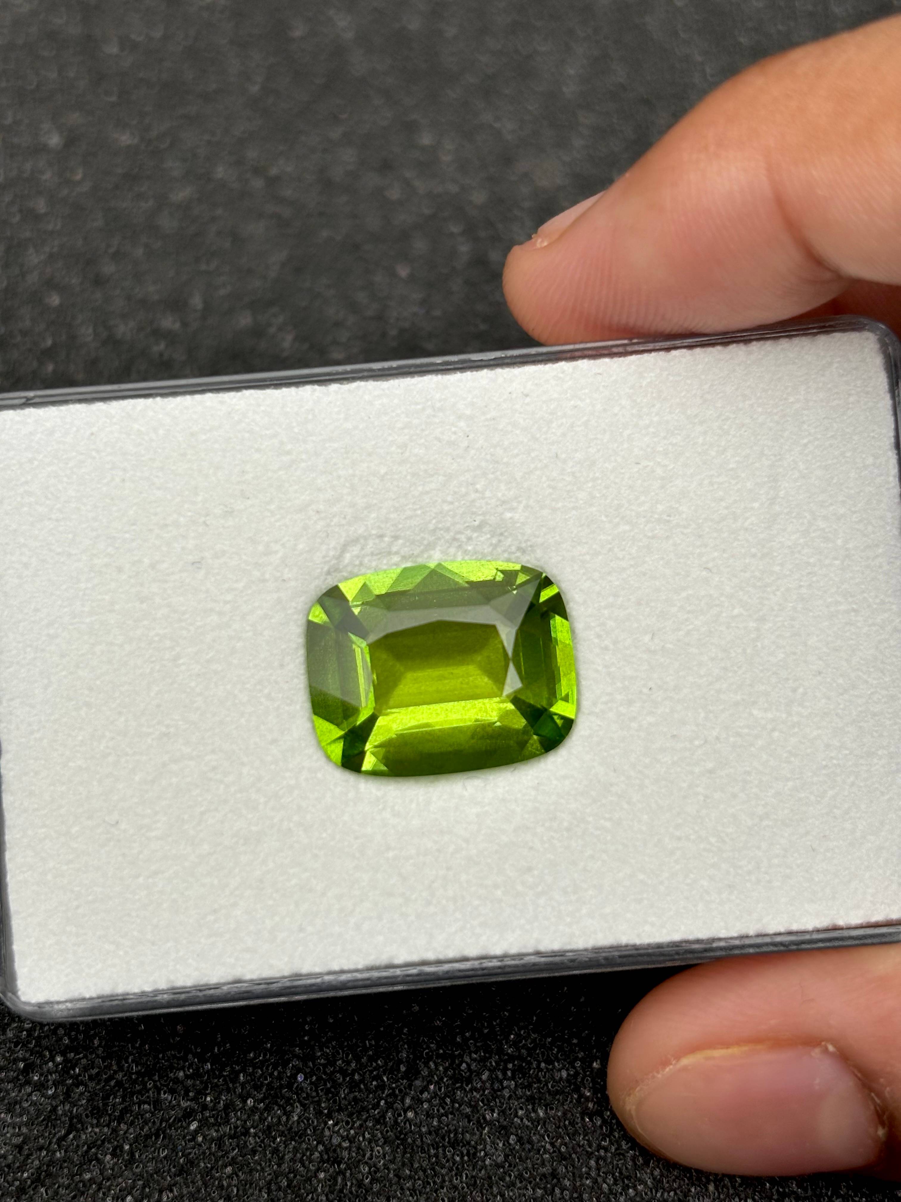 lime green peridot, 8.85ct cushion cut — view 5