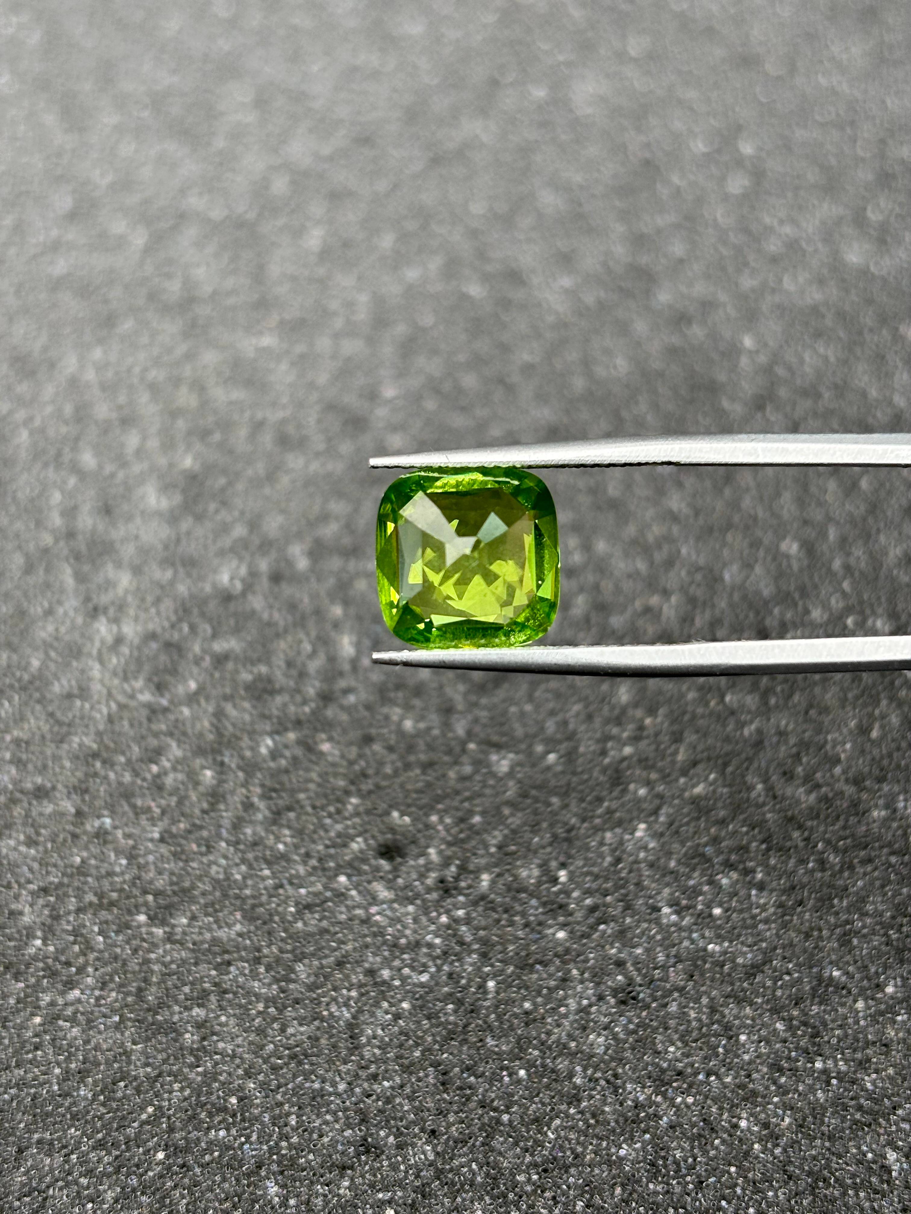 green peridot, 4.75ct cushion cut — view 6