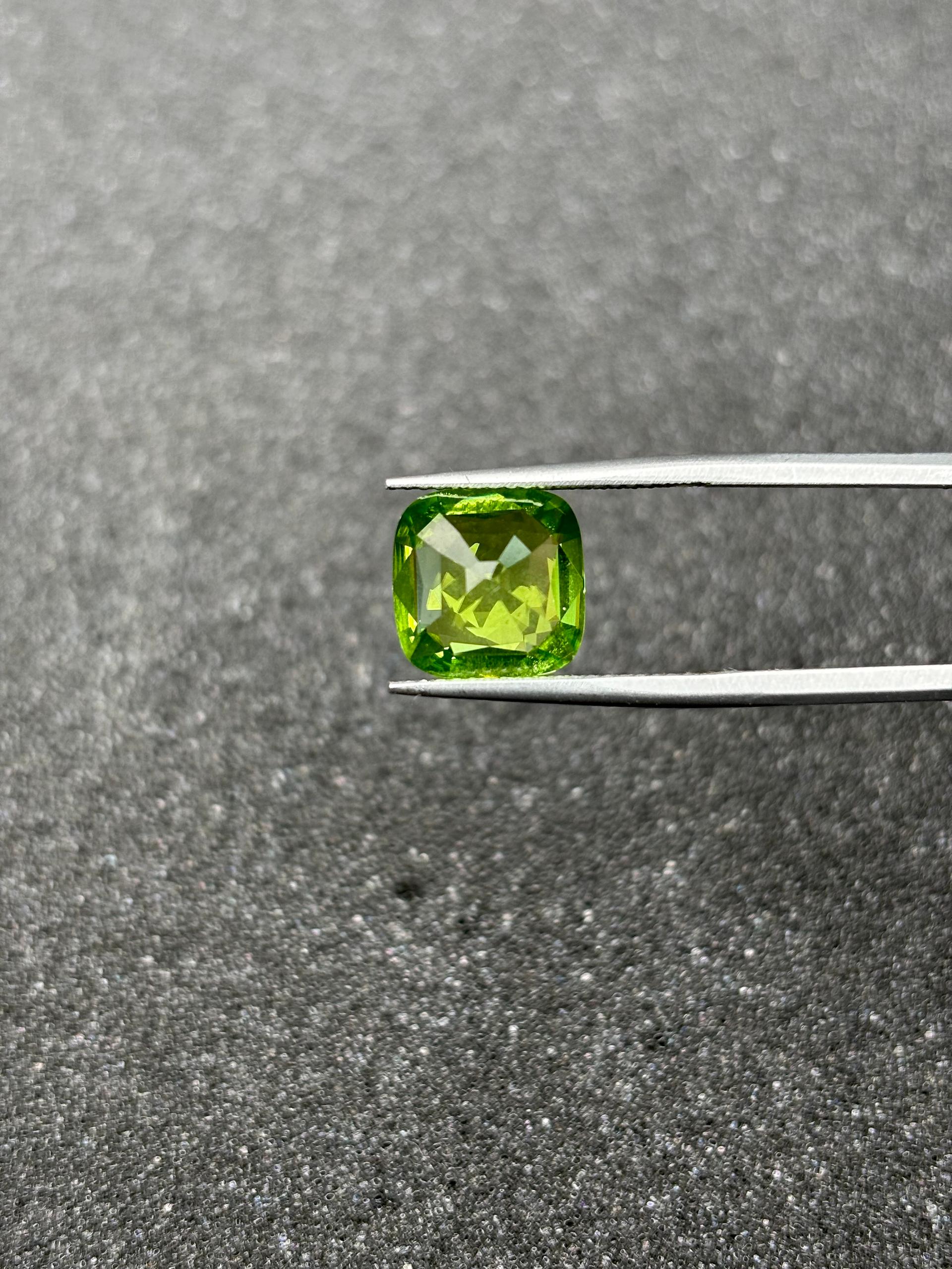green peridot, 4.75ct cushion cut — view 6