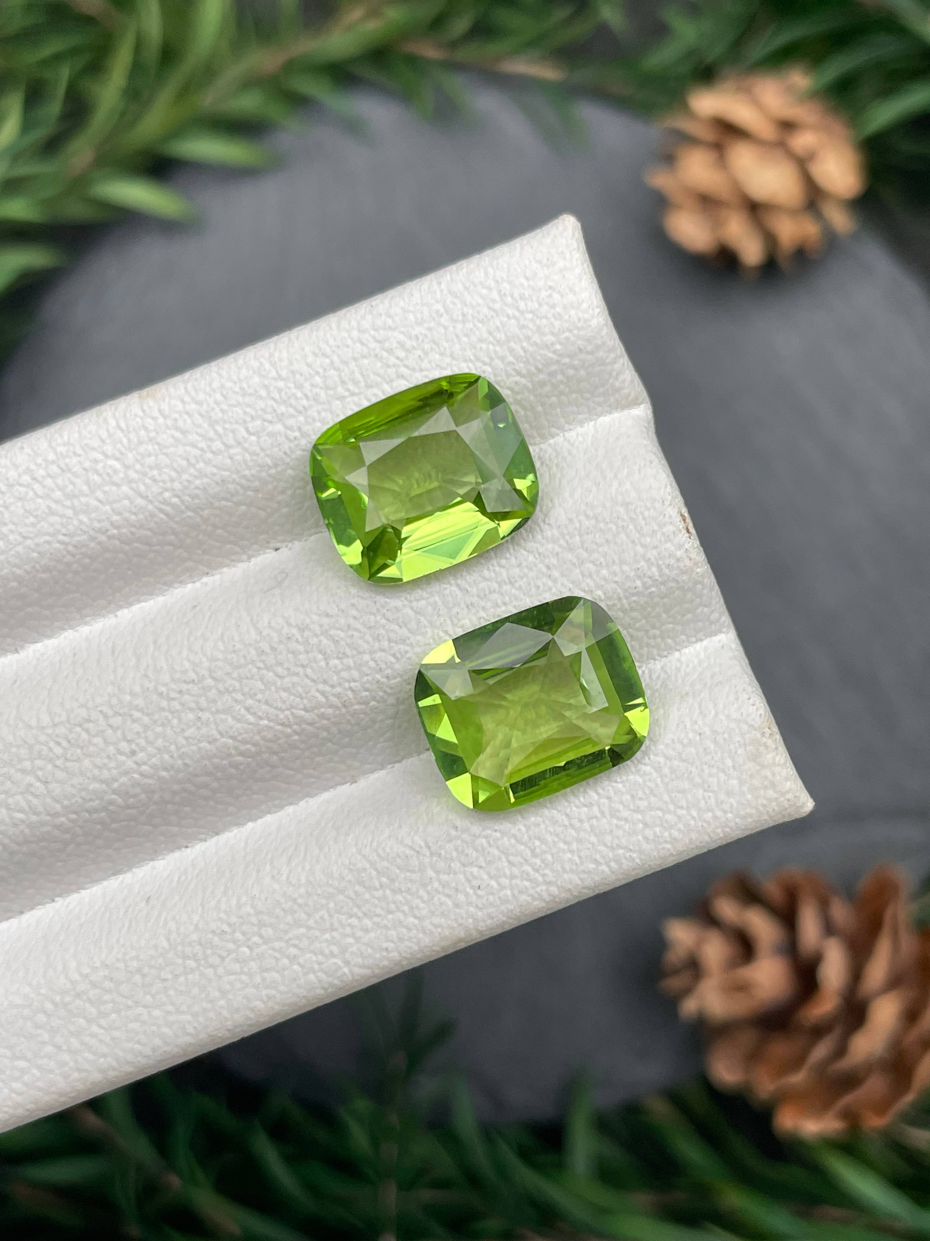 lime green peridot, 6.92ct cushion cut — view 5