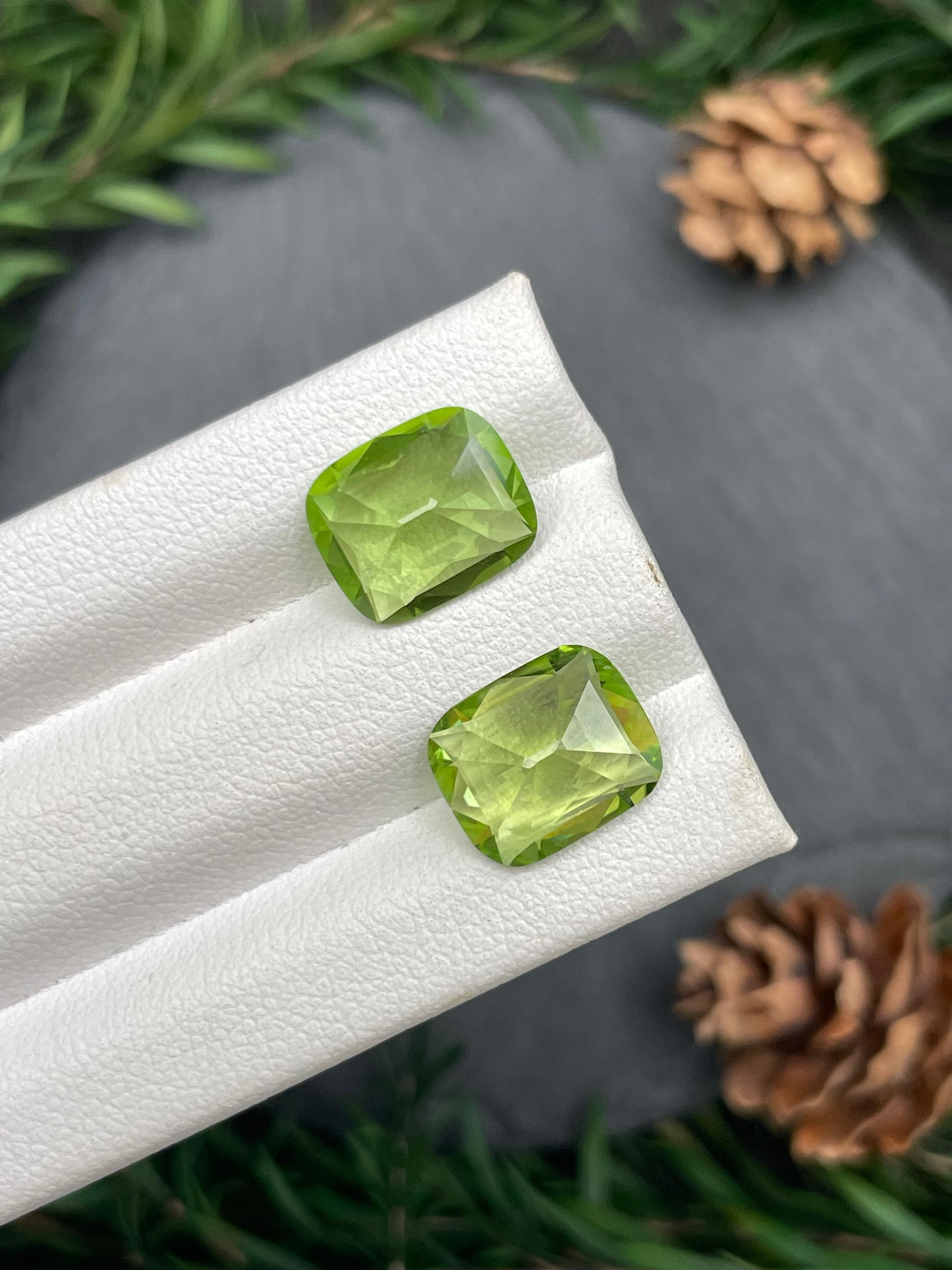 lime green peridot, 6.92ct cushion cut — view 7