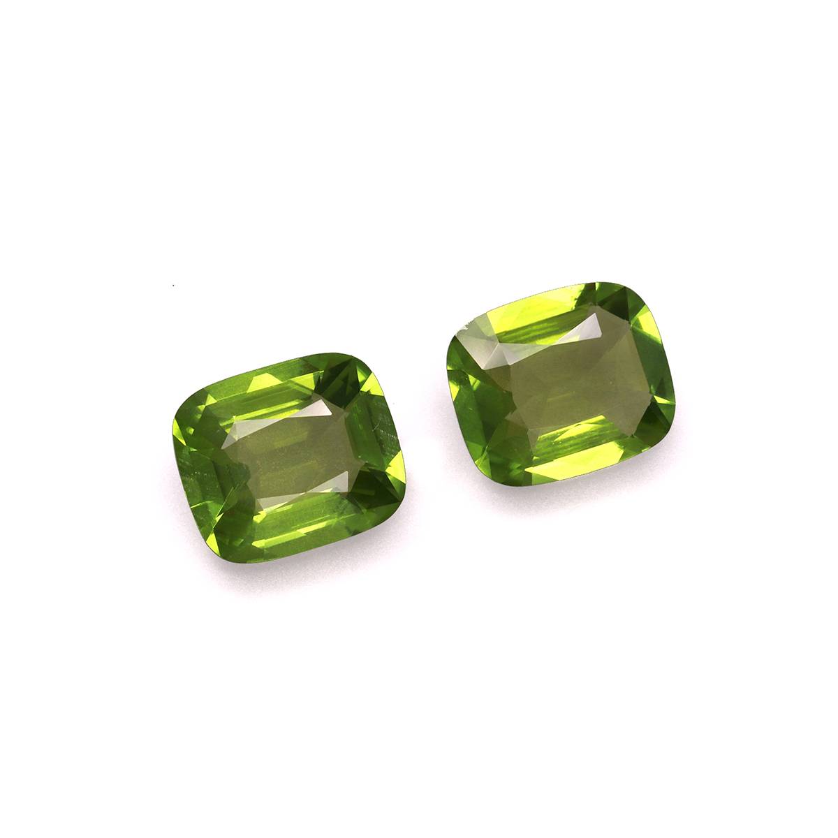 pistachio green peridot, 9.75ct cushion cut — view 3