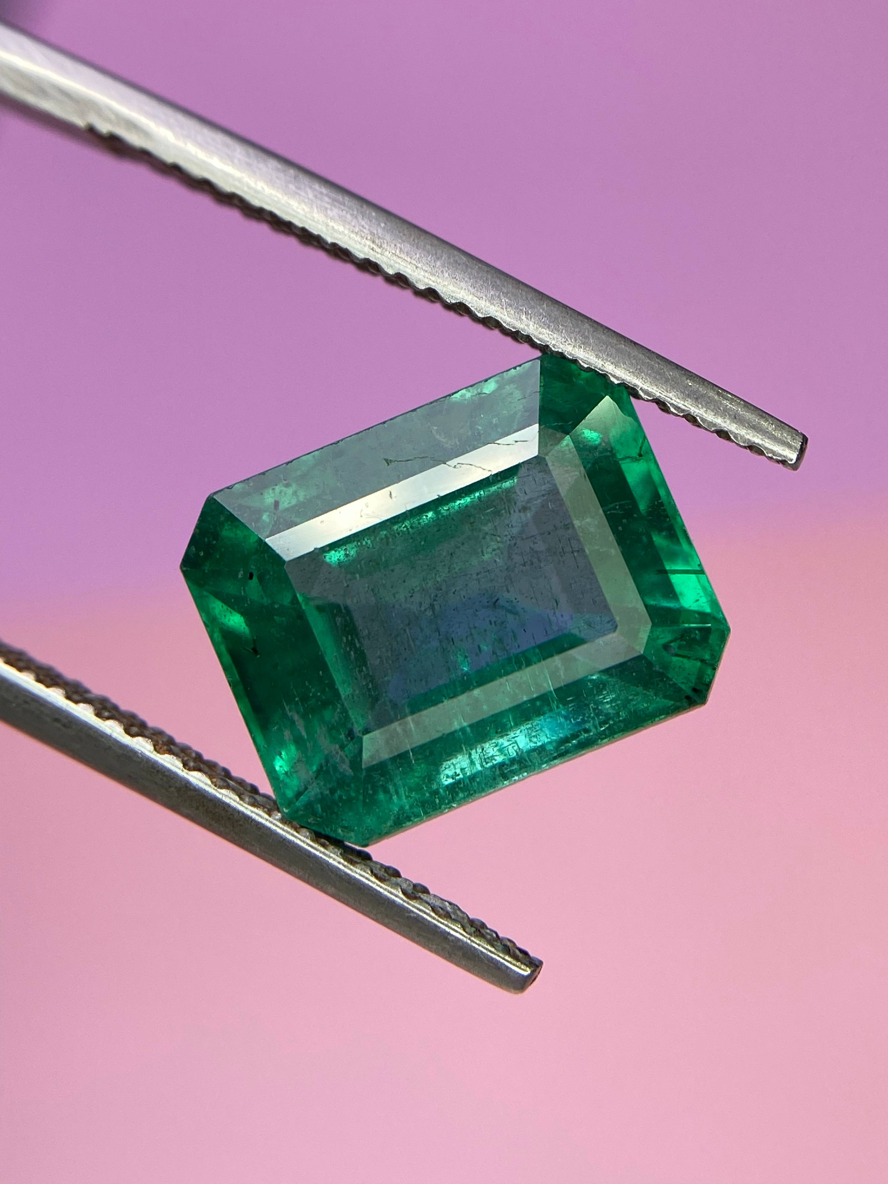 green zambian emerald, 4.54ct oval cut — view 8