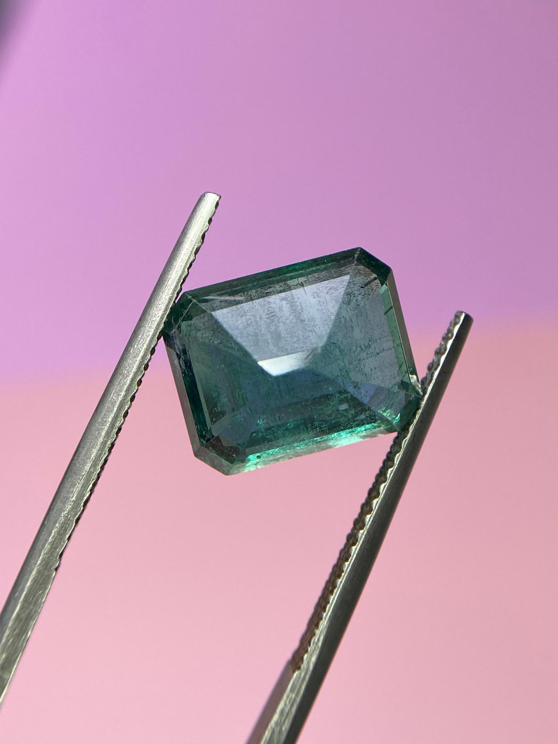 green zambian emerald, 4.54ct oval cut — view 9