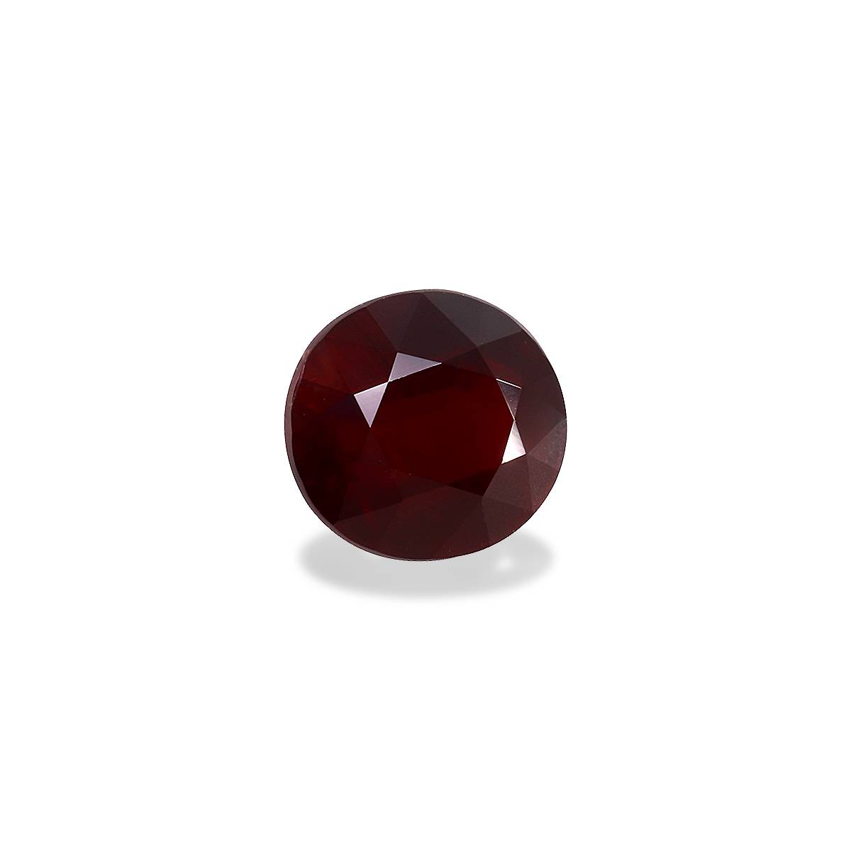 Pigeons Blood red mozambique ruby, 2.69ct oval cut — view 3