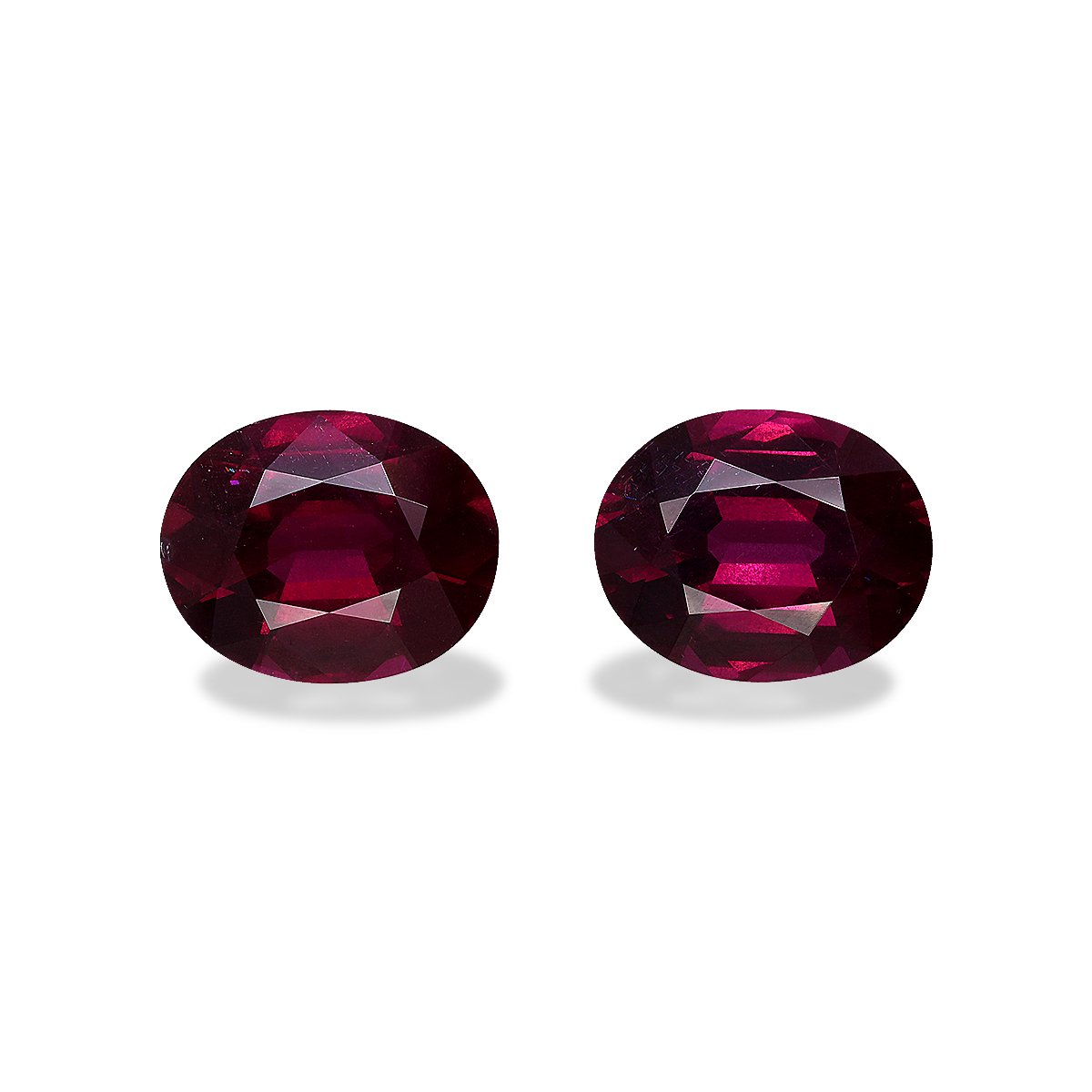 magenta purple umbalite garnet, 14.99ct oval cut — main view