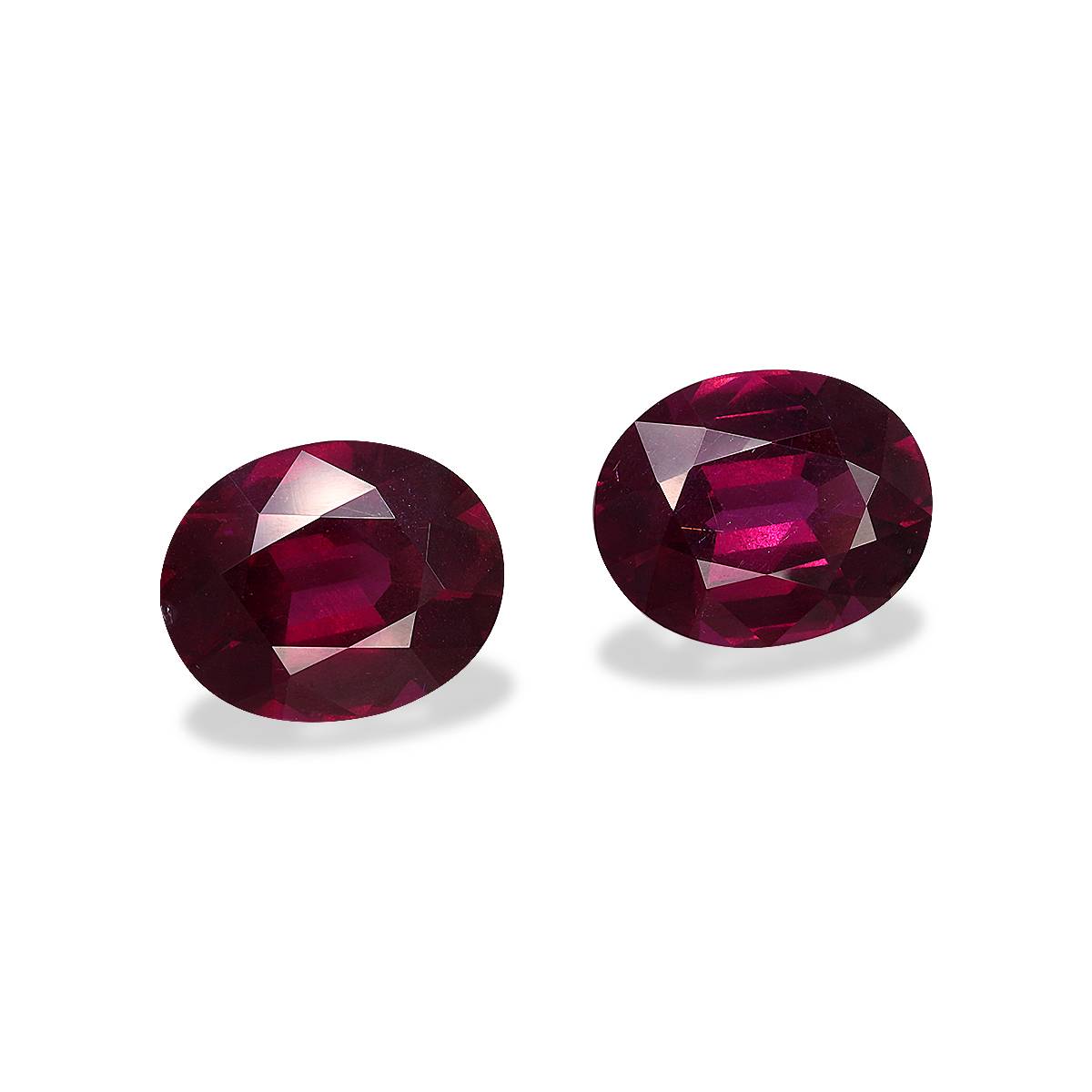 magenta purple umbalite garnet, 14.99ct oval cut — view 3