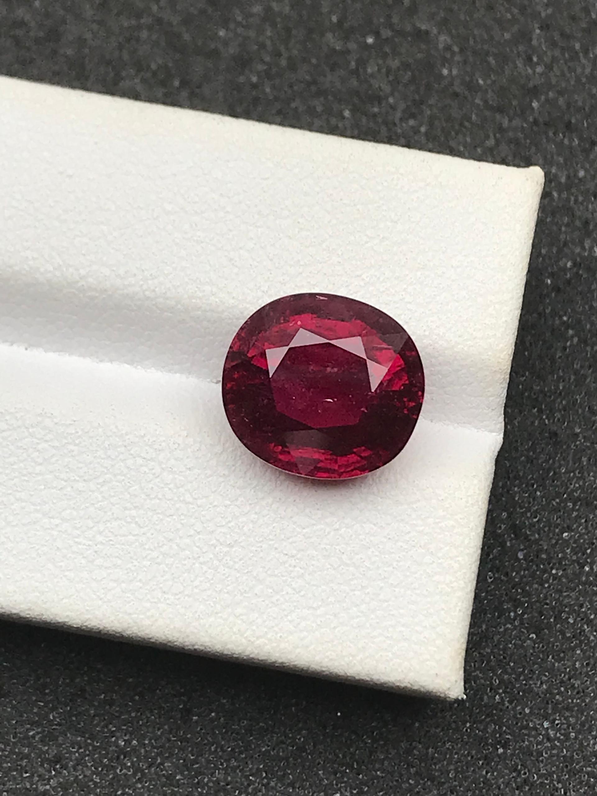red rubellite tourmaline, 7.52ct cushion cut — view 7