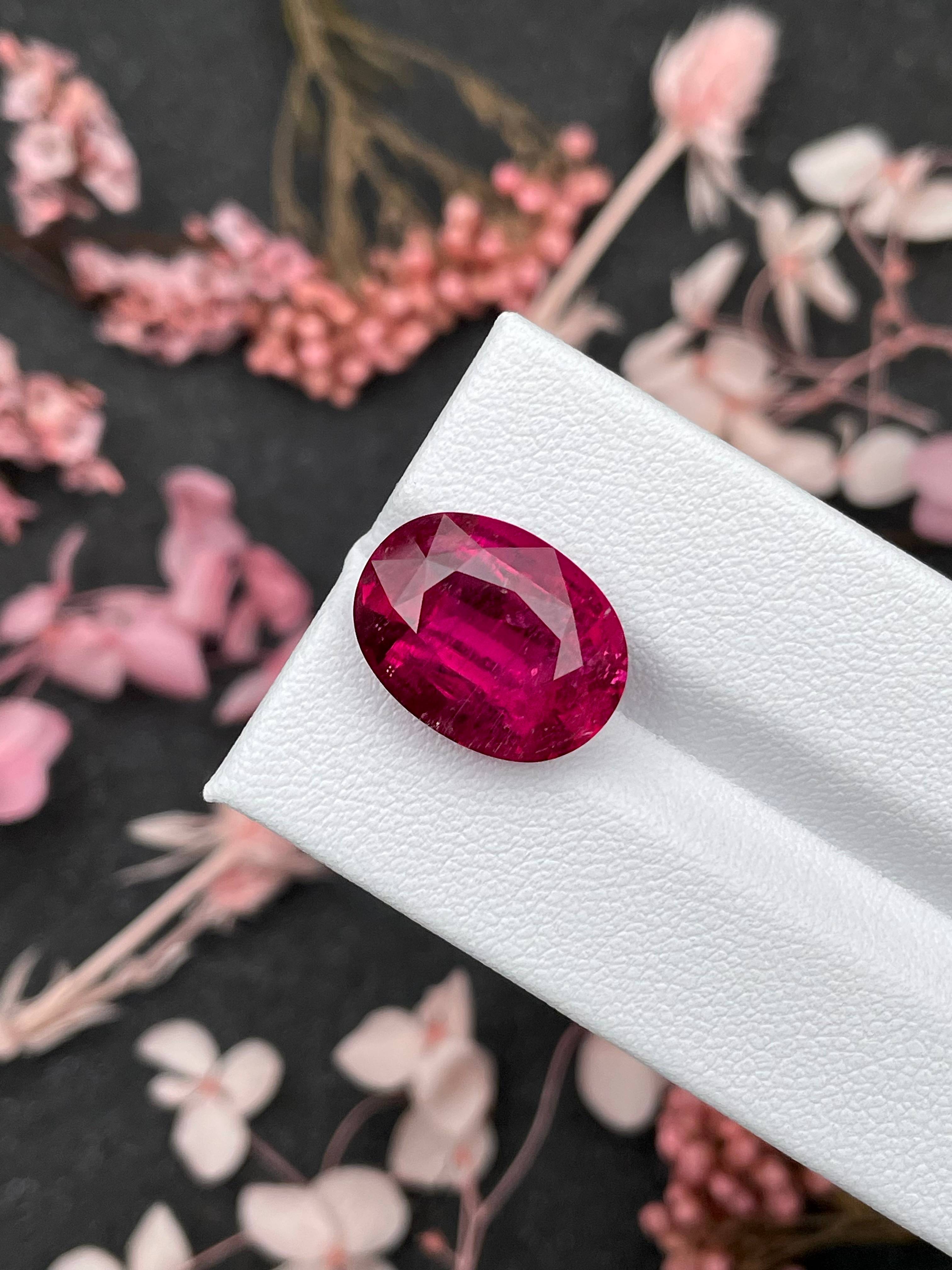 red rubellite tourmaline, 10.25ct oval cut — view 5