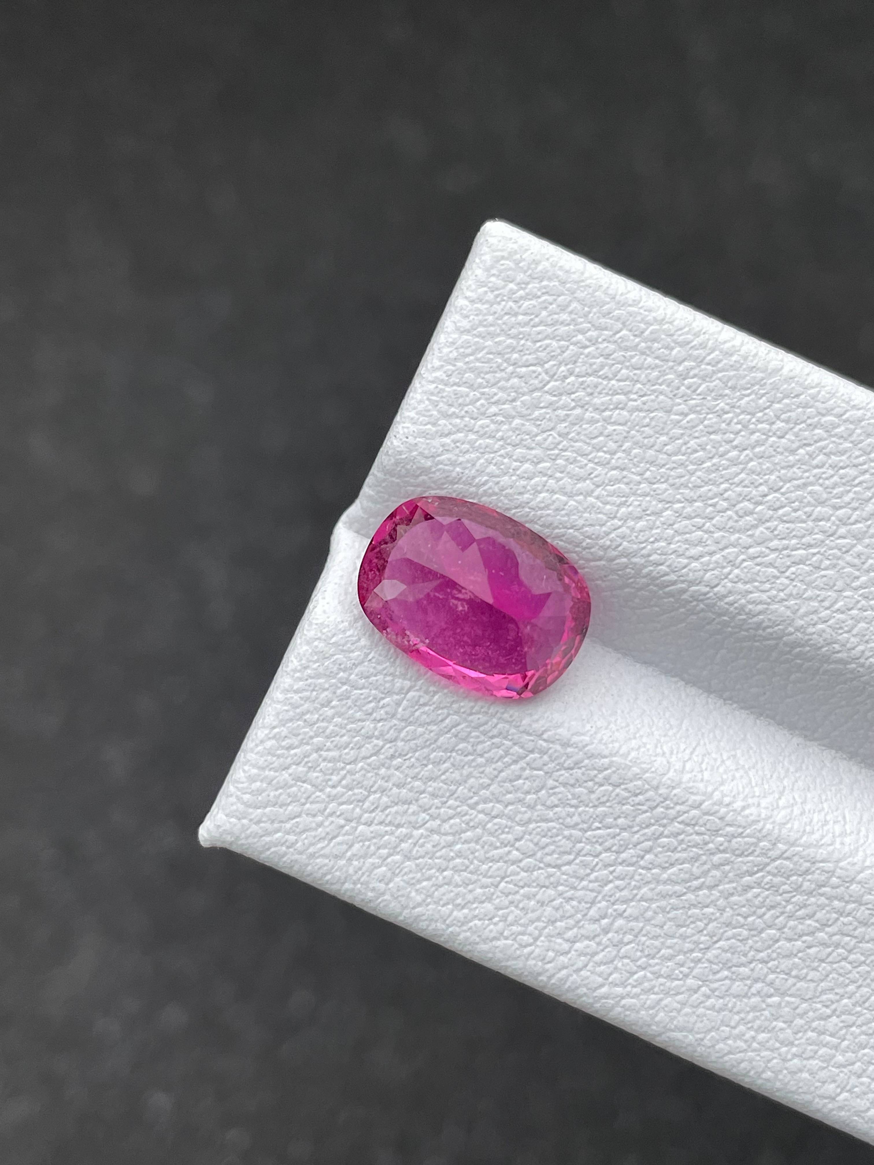 Vivid pink rubellite tourmaline, 3.62ct cushion cut — view 6