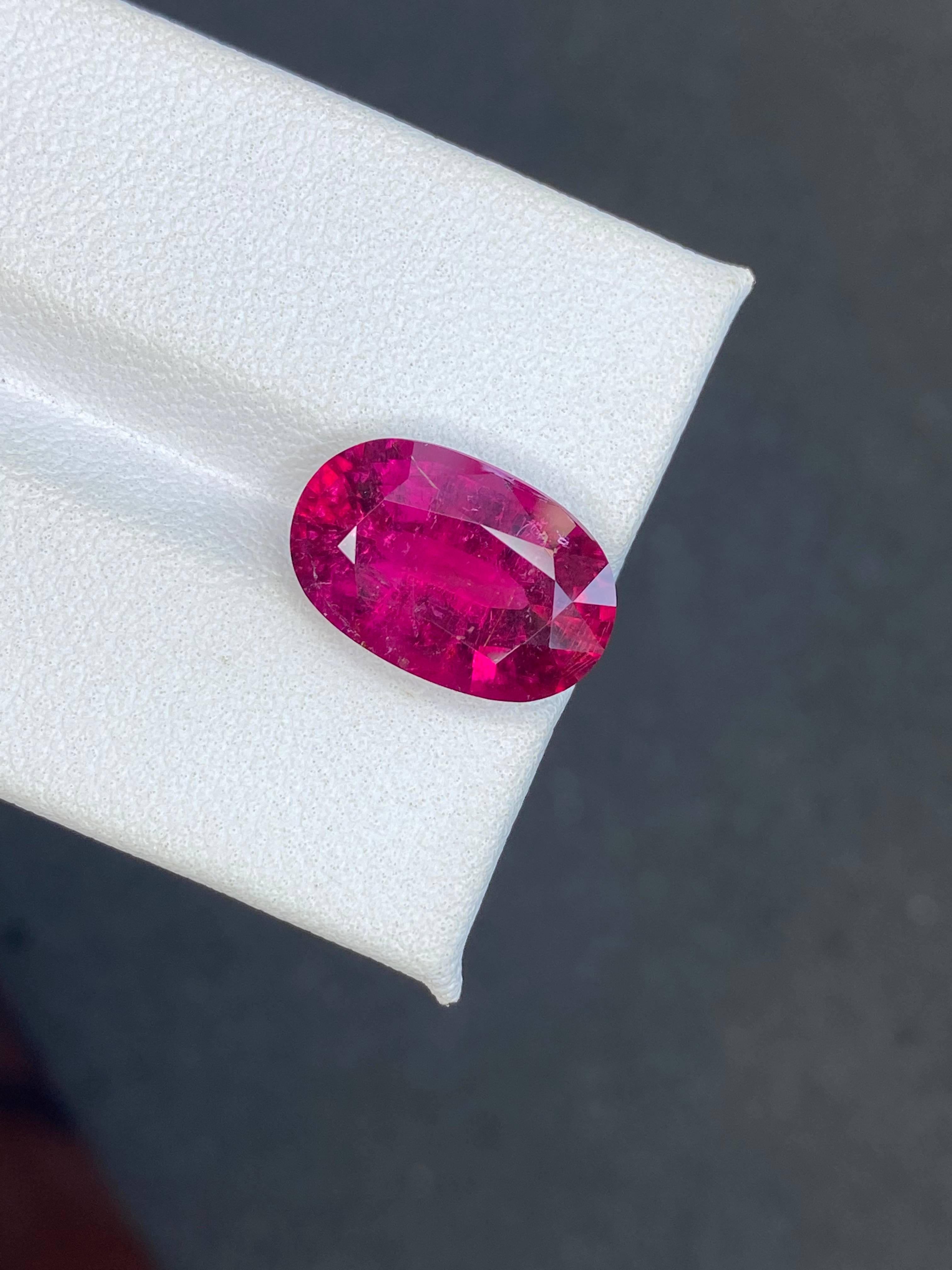 Vivid red rubellite tourmaline, 5.46ct oval cut — view 5