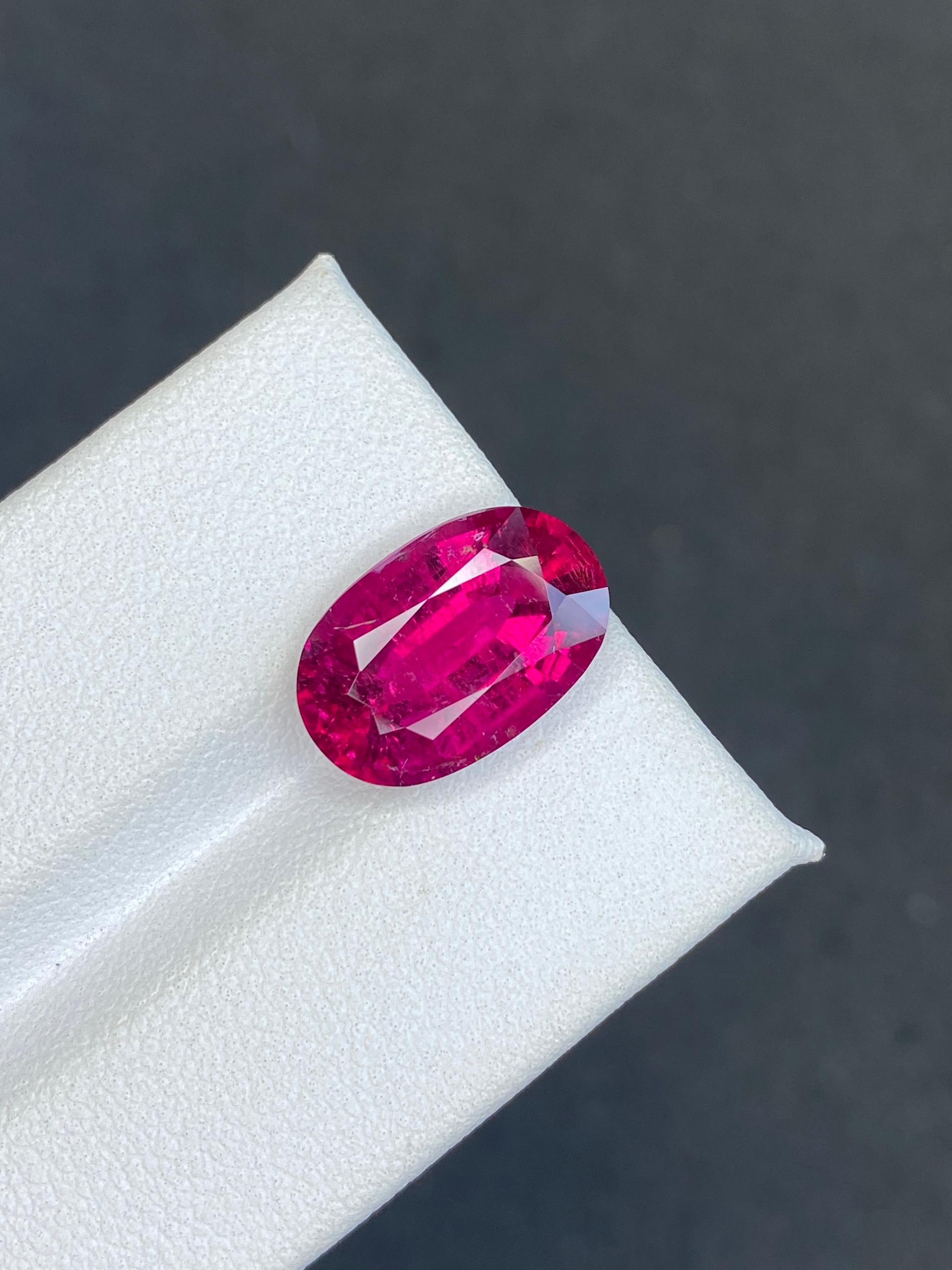 Vivid red rubellite tourmaline, 5.46ct oval cut — view 6