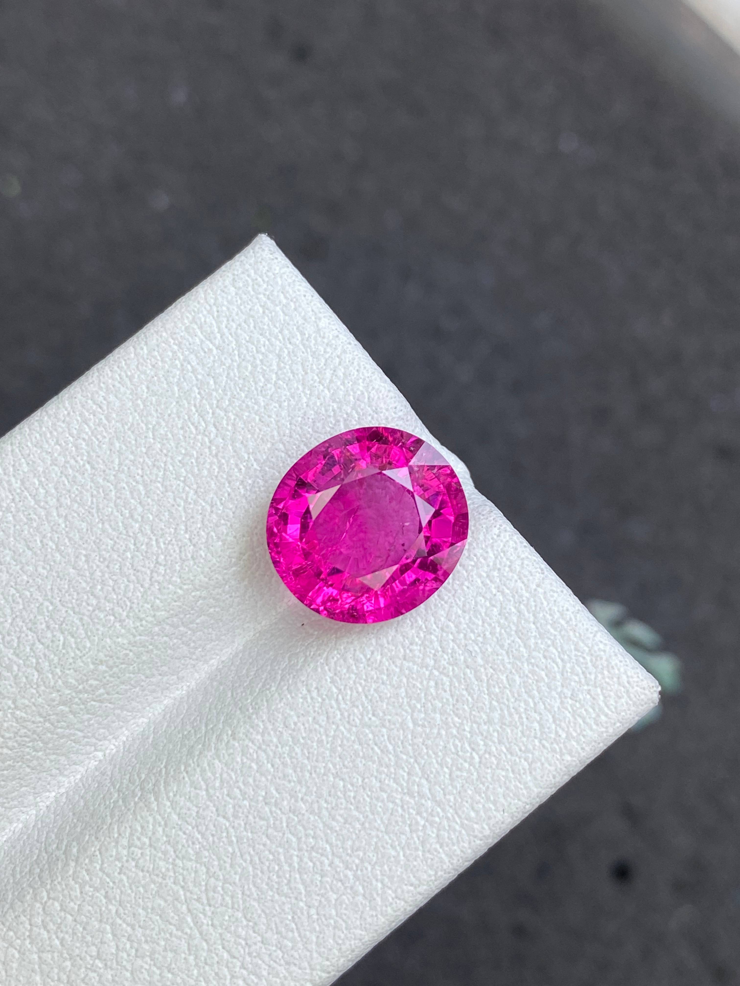 Vivid pink rubellite tourmaline, 3.8ct oval cut — view 5